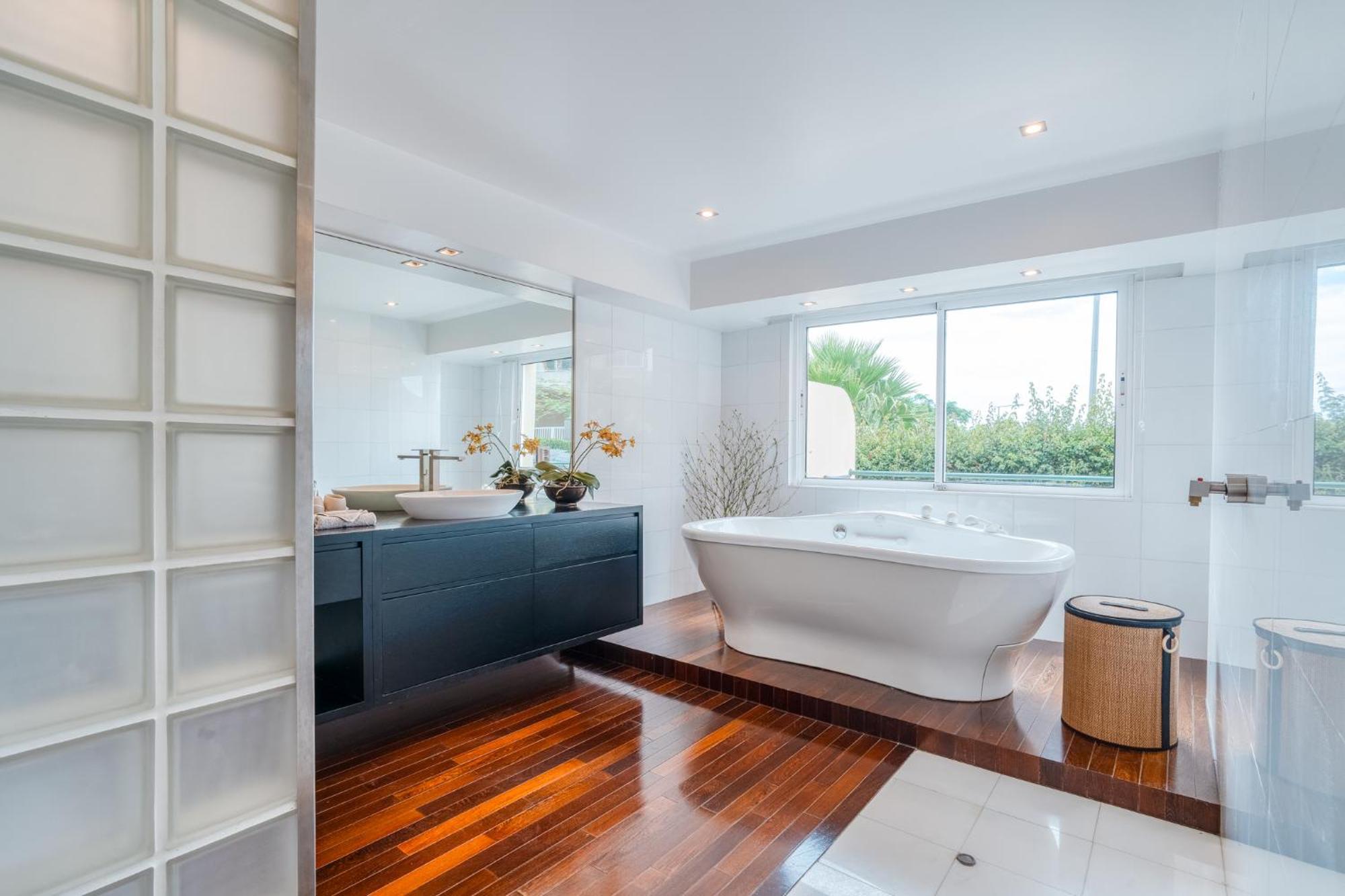 Pakisa - Three Bedroom Apartment