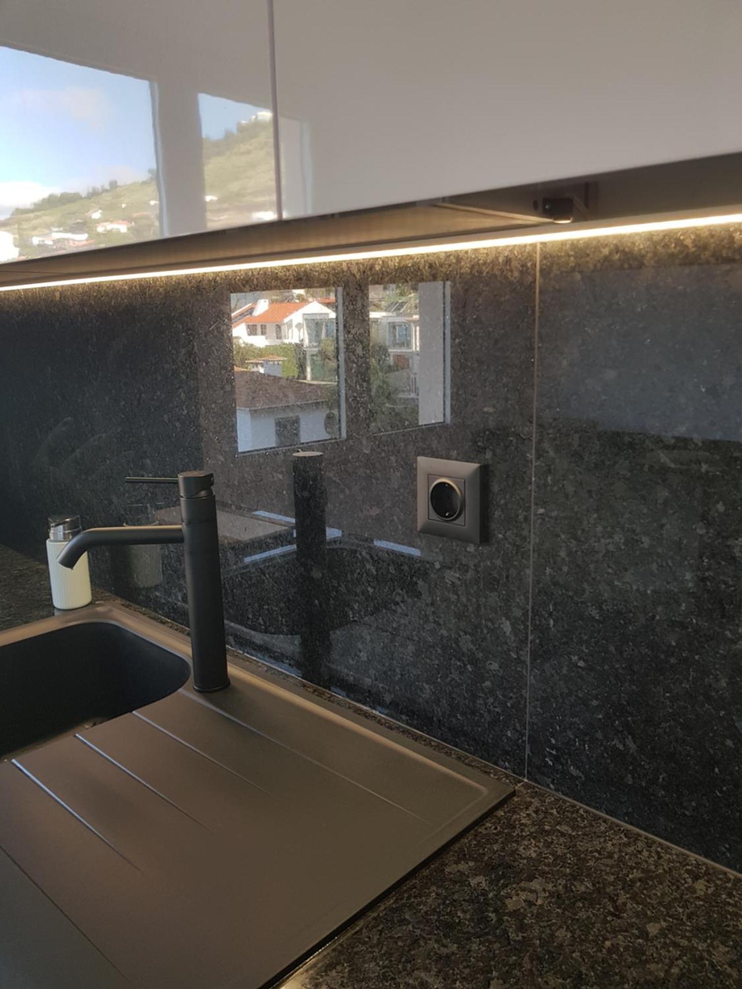 The Sunrise Of Your Dreams With Total Ocean View With New Modern Kitchens * Funchal (Madeira)