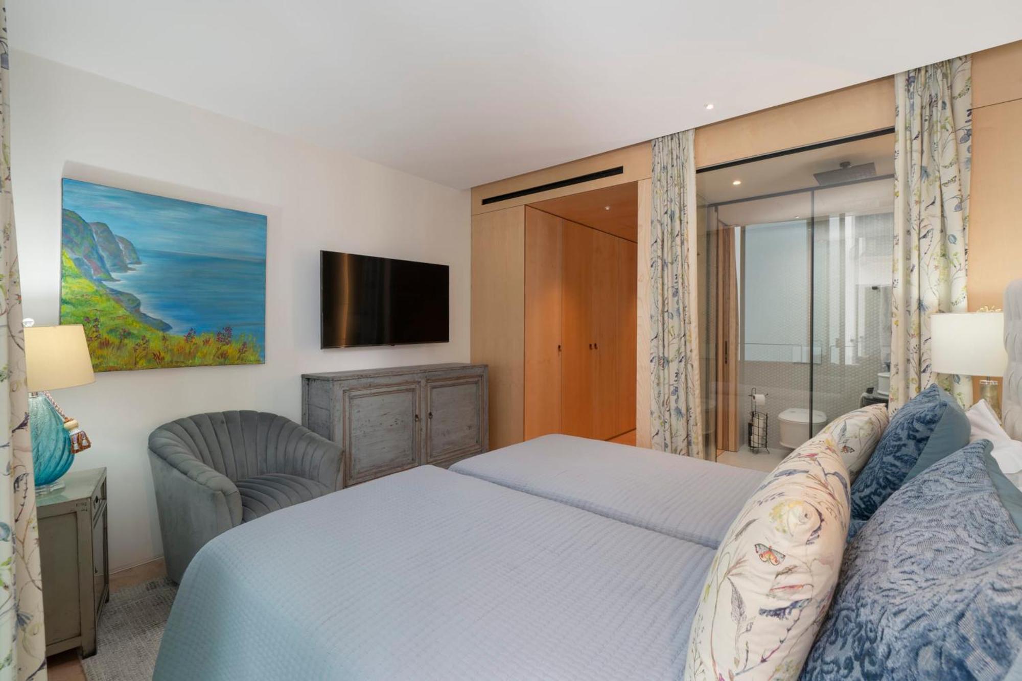 Savoy Insular Iv By An Island Apart Apartment