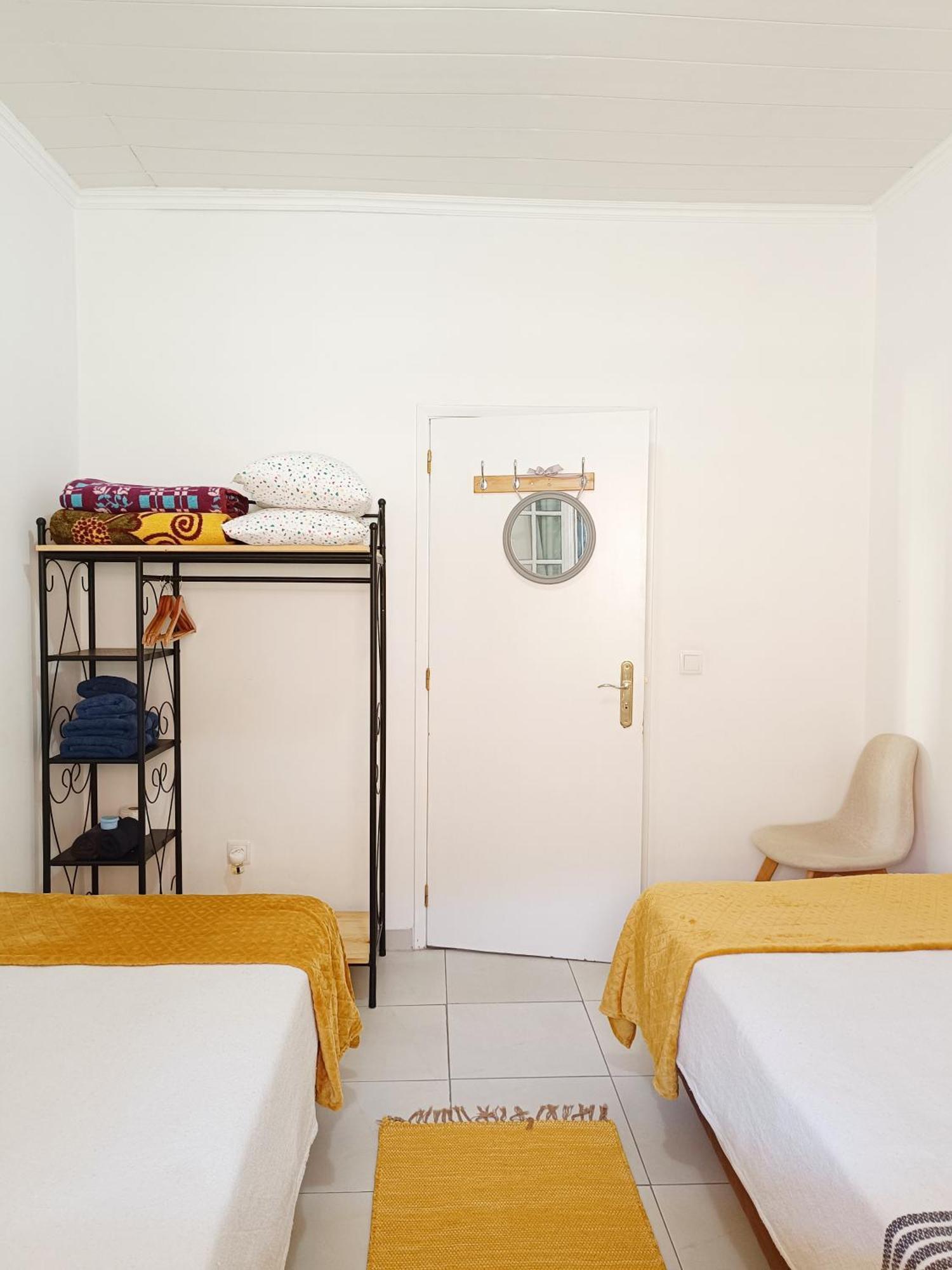& Flower - Private Bedrooms * Funchal (Madeira)