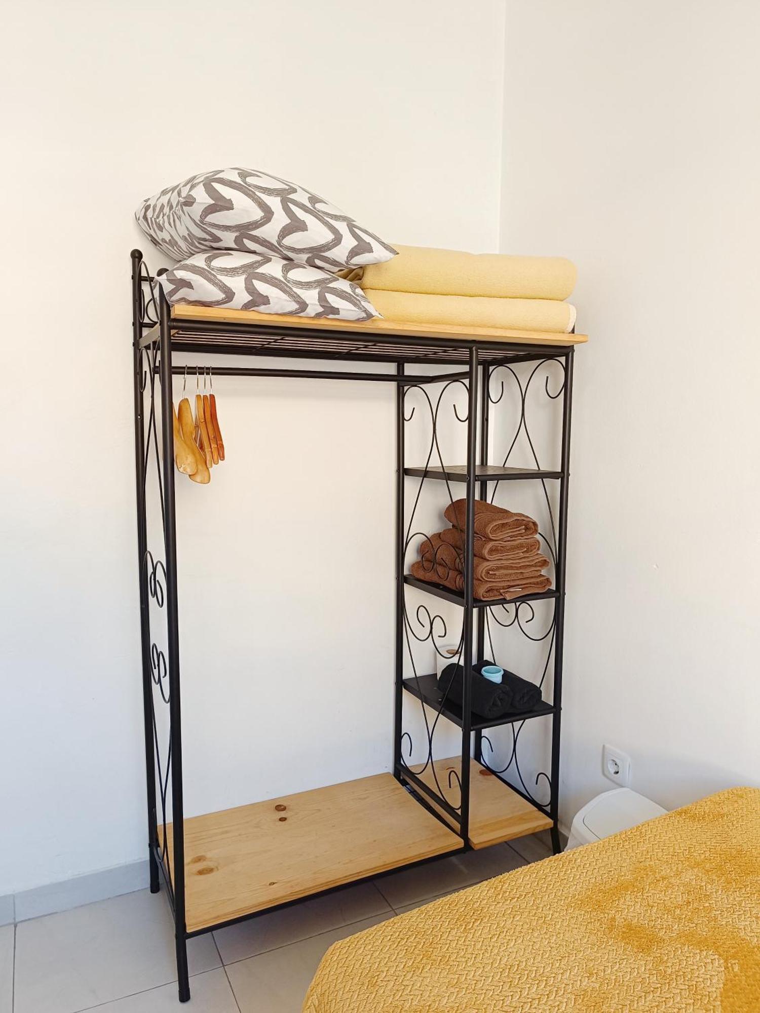 Pensiune & Flower - Private Bedrooms