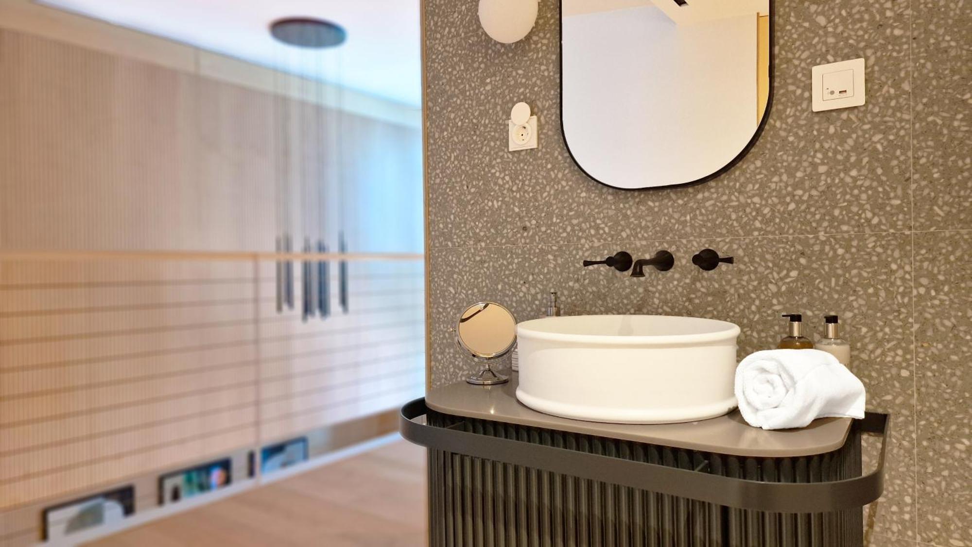 The Urban Retreat By Lovelystay Apartment