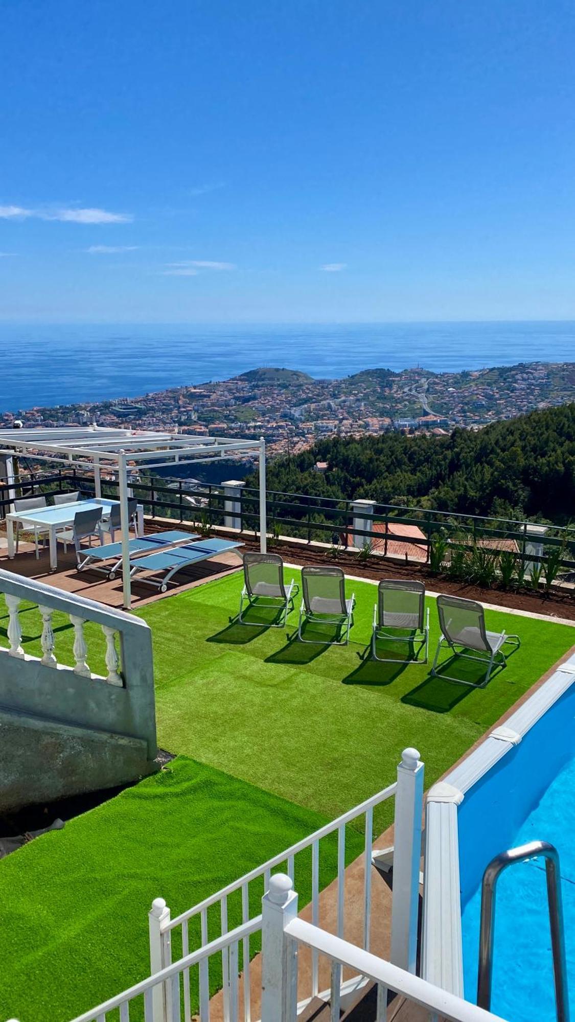 Vilă Geek - Open Space - 5m From 5 Attractions - Pool Year Round, Dining Pergola, Barbecue - Matrix *