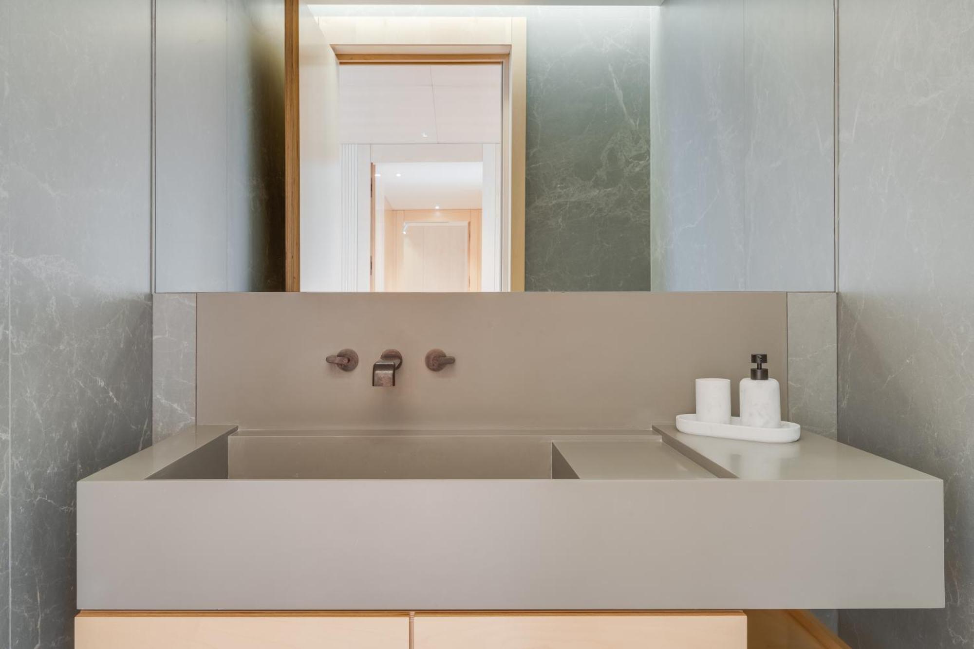 Chic Two-bedroom En In Town - Savoy