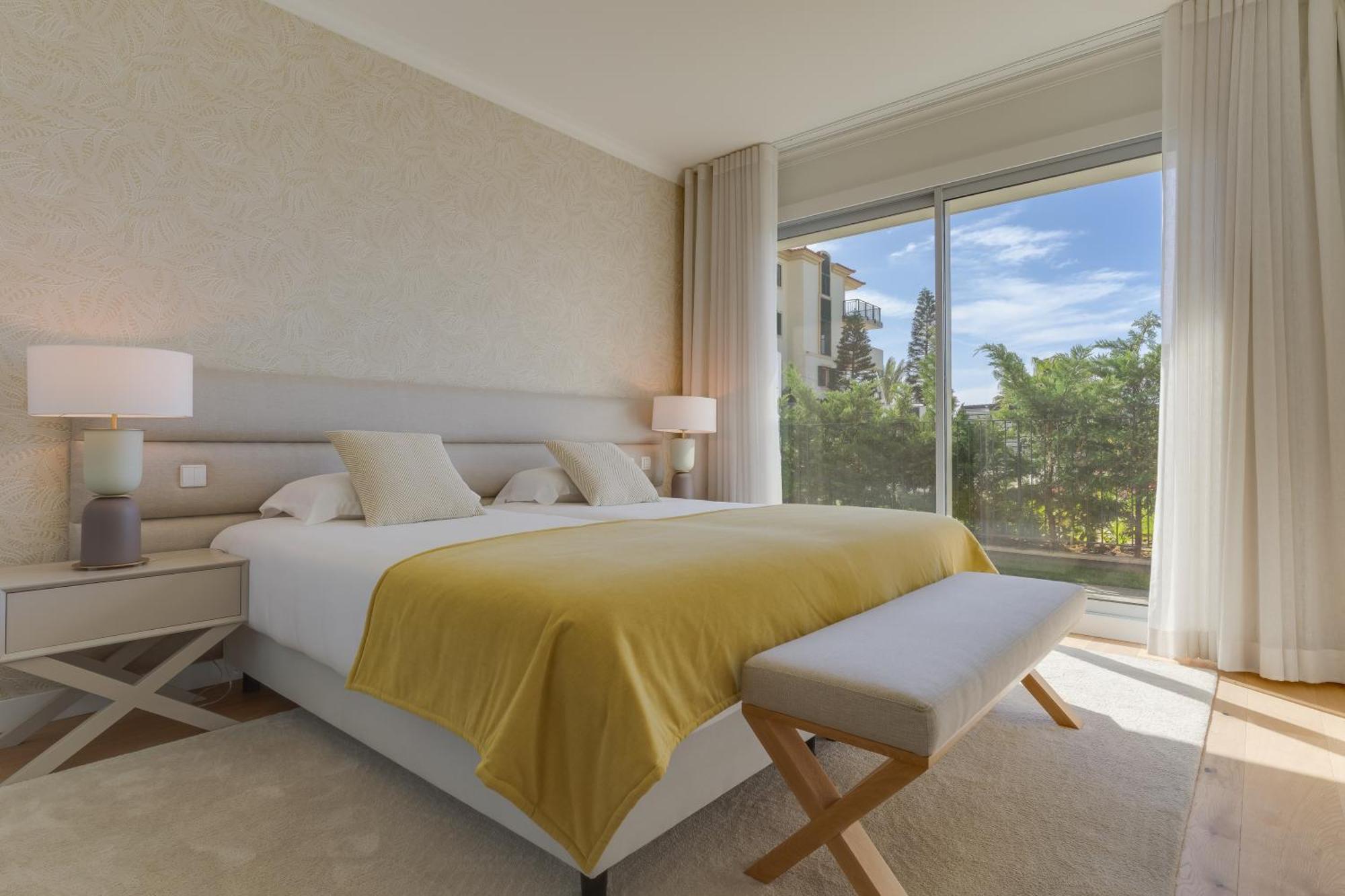 Monumental Madeira 3 Bedroom Luxury Family Flat With Swimming Pool *