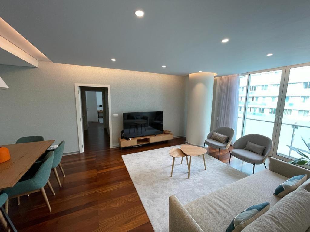 Apartment Next Corner *