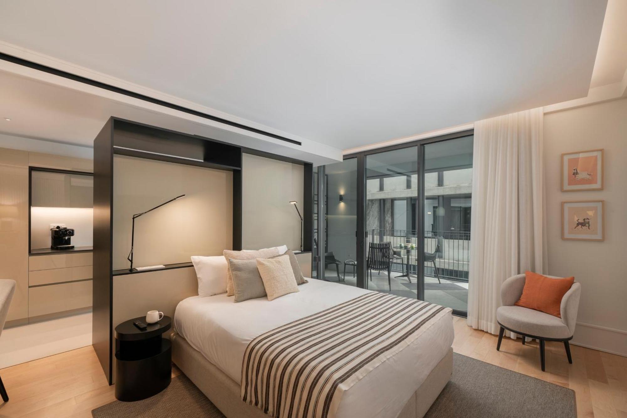 Savoy Insular Vi By An Island *