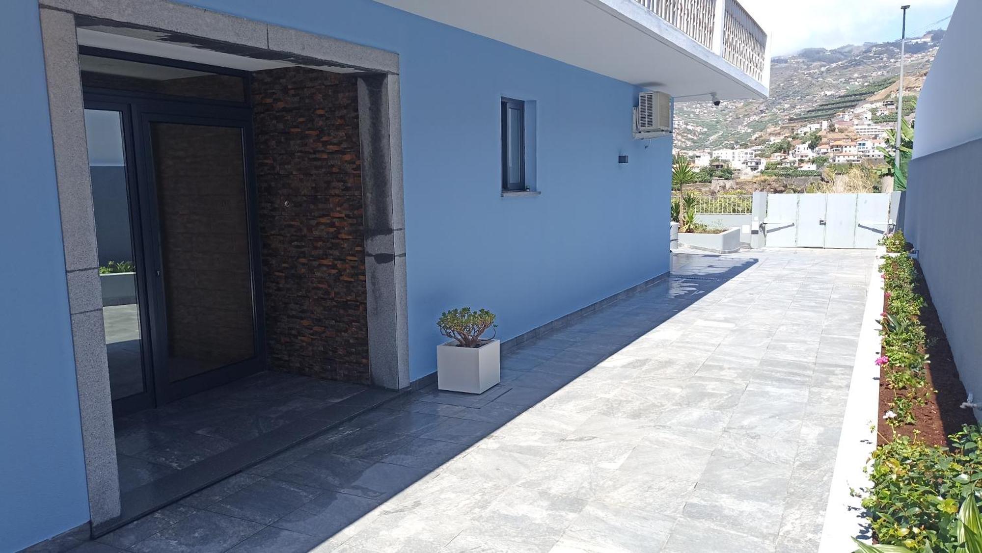 Oasis - * Funchal (Madeira)