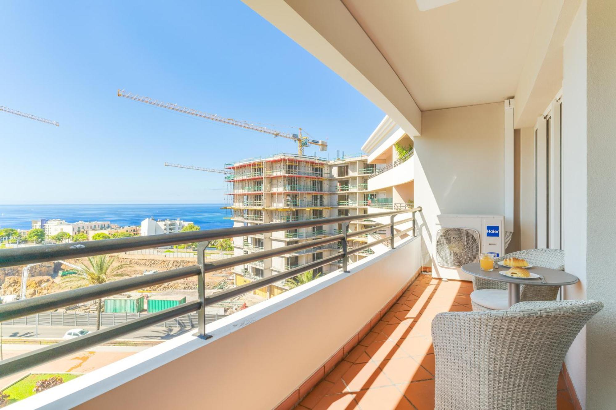Monumental Ocean View By Atlantic Funchal (Madeira)