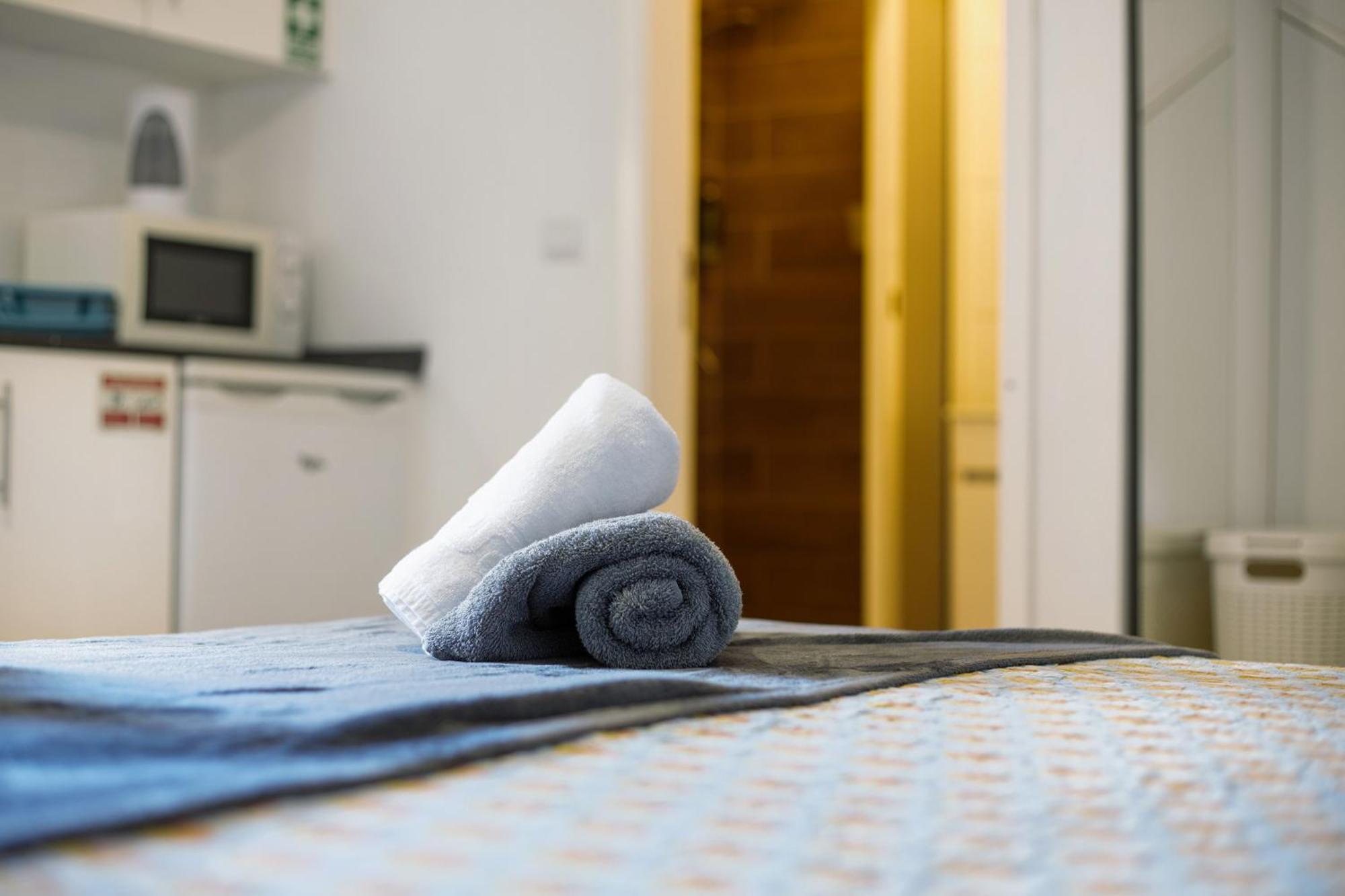 Holiday Center - T0 Apartment Funchal (Madeira)