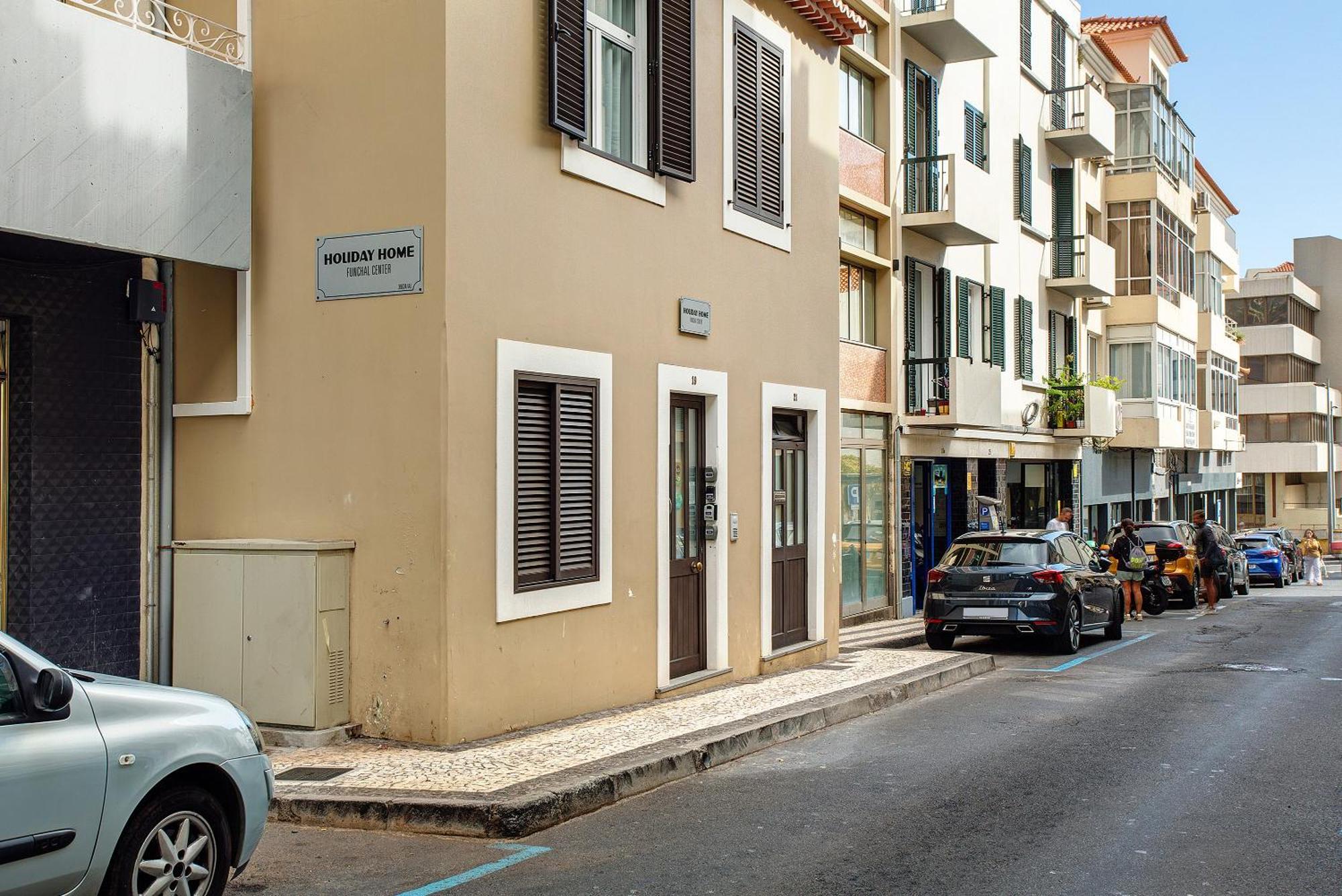 Holiday Center - T0 * Funchal (Madeira)