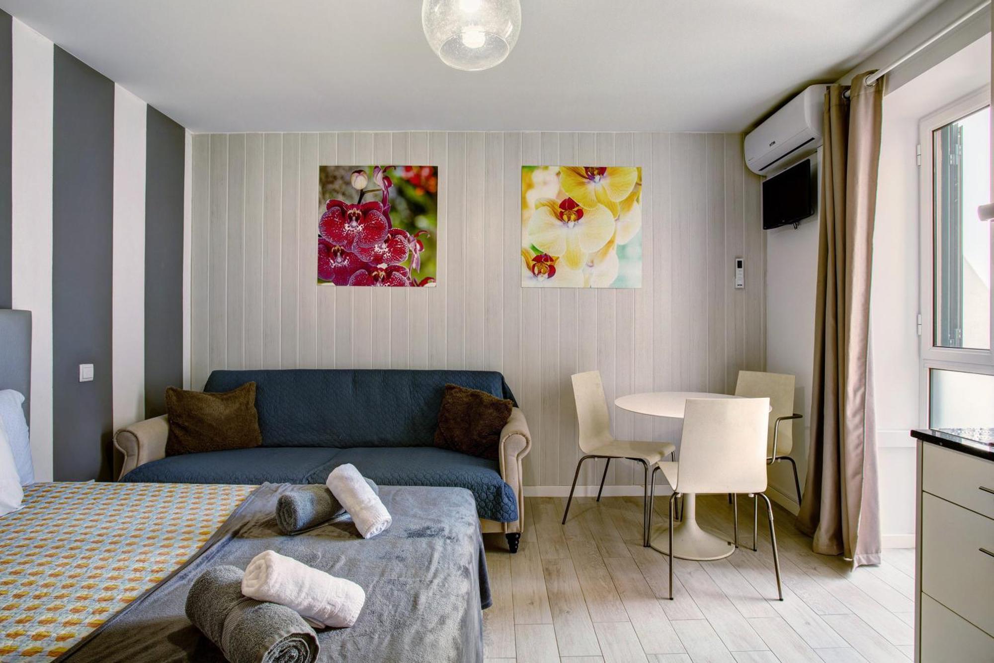 Apartment Holiday Center - T0 Funchal (Madeira)