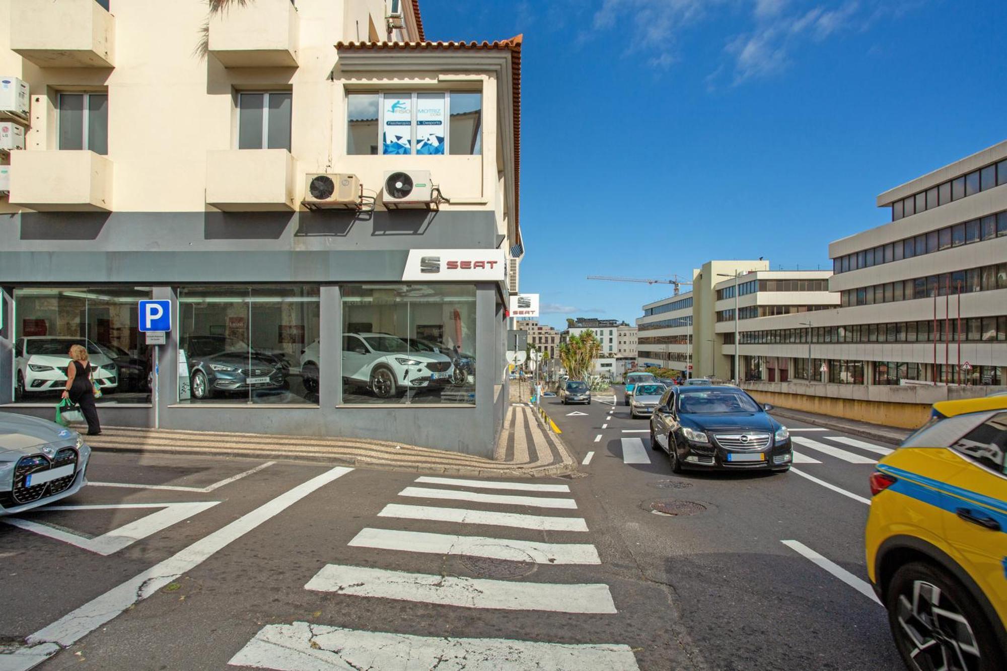 Holiday Center - T0 Funchal (Madeira)