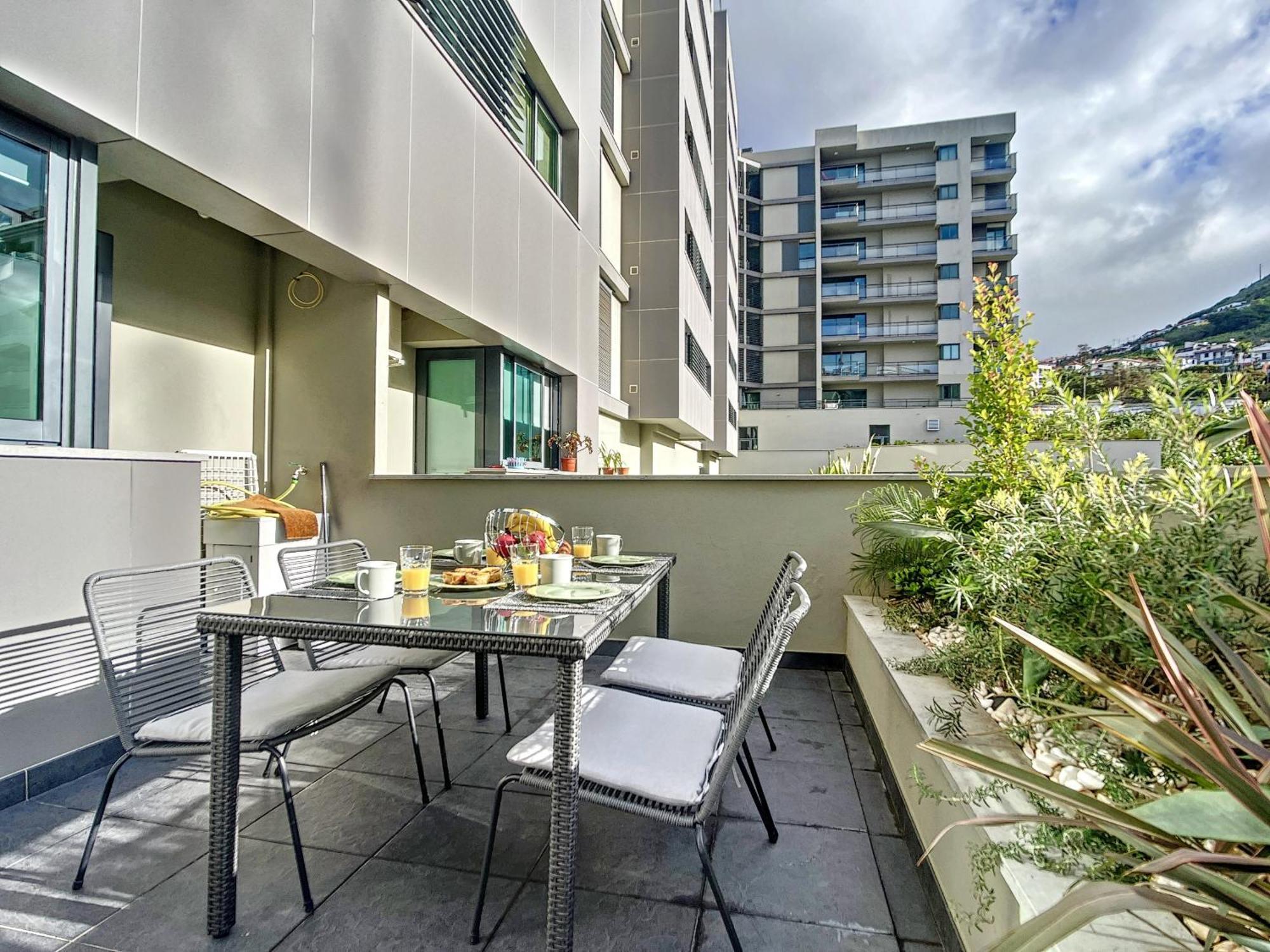 Terrace By Atlantic Funchal (Madeira)