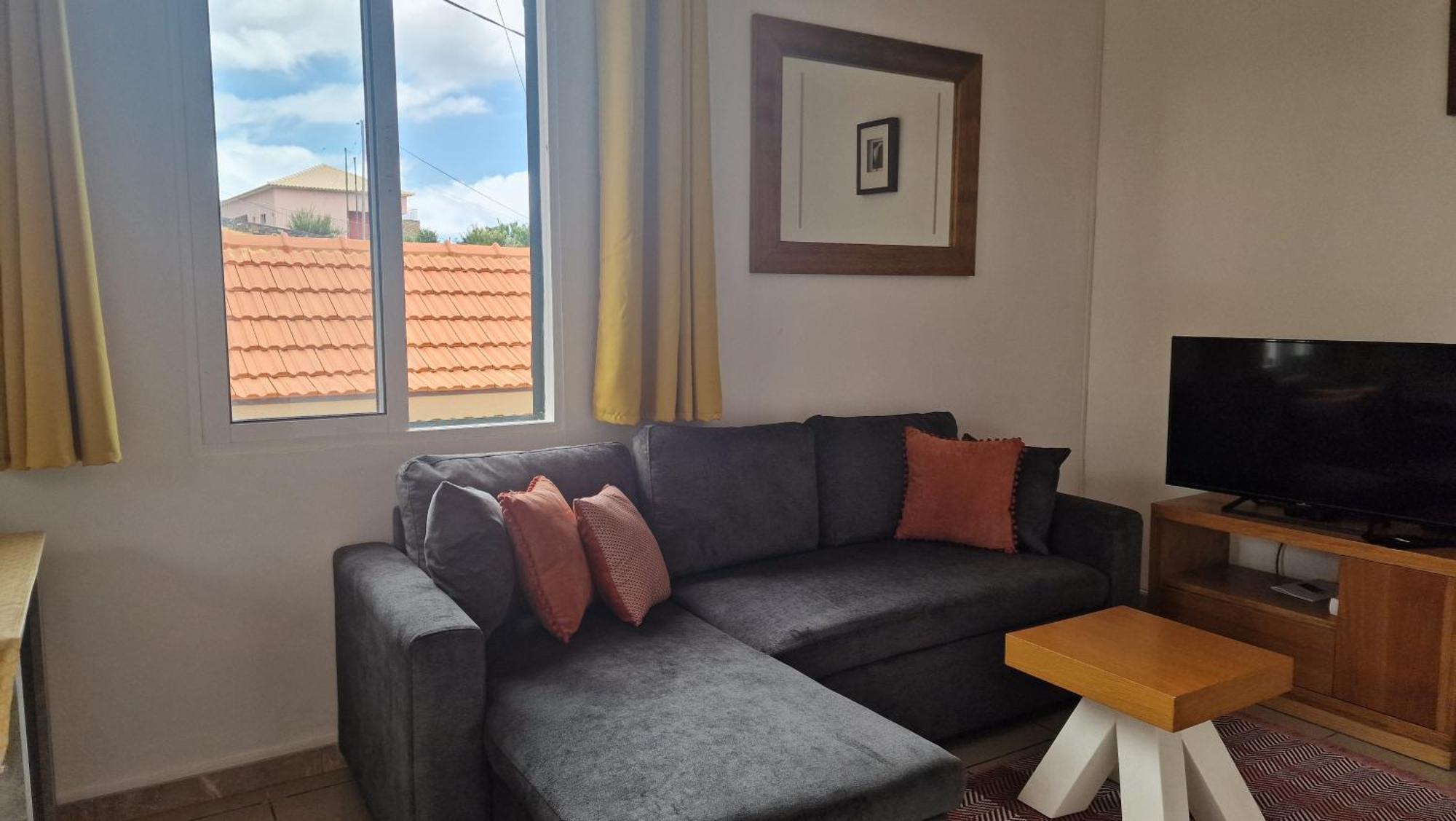 Jose's Cozy Little Funchal (Madeira)