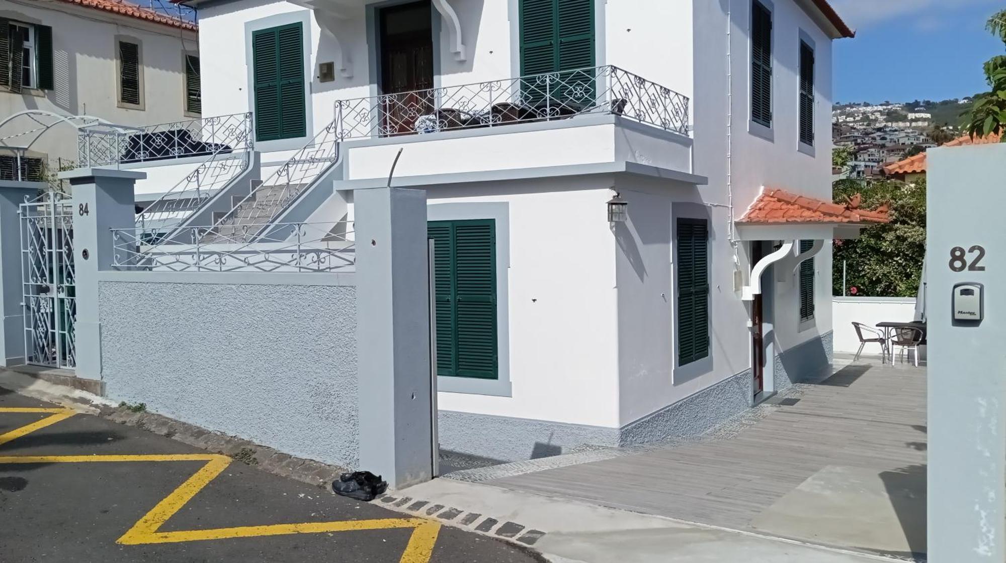 Bus Stop House 82 Apartamento *