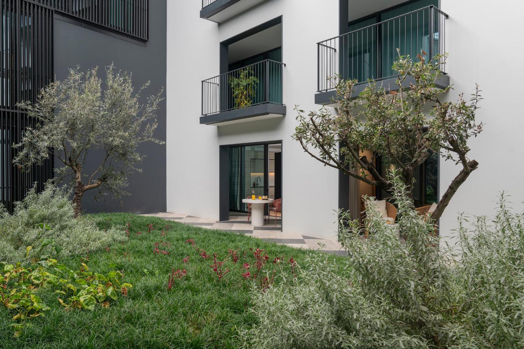 Apartment Infinity Pool & Private Garden Oasis At Savoy Insular