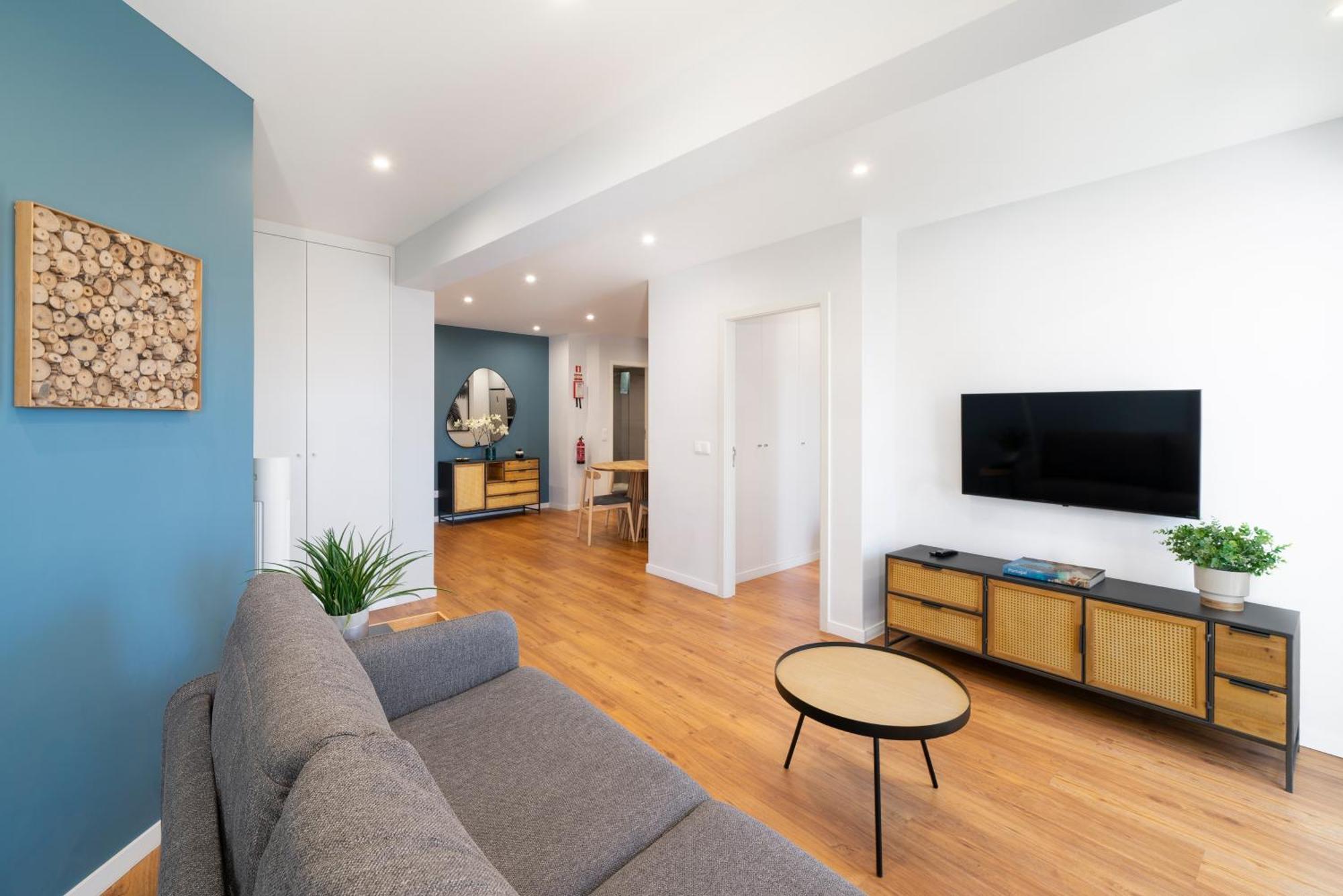 Atlantic Blue 1 - Center With Garage Apartment *