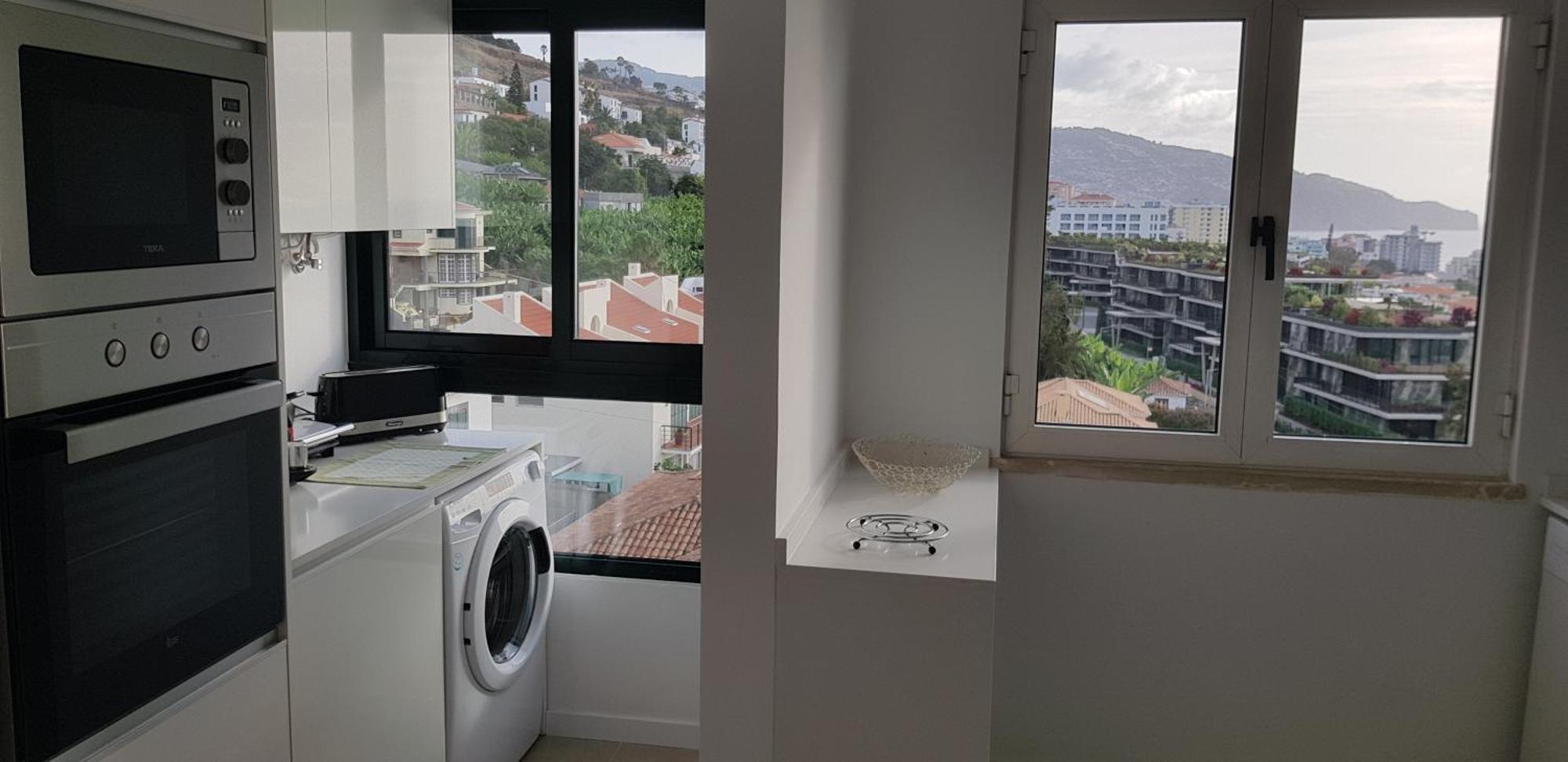 The Sunrise Of Your Dreams With Total Ocean View With New Modern Kitchens Apartment *