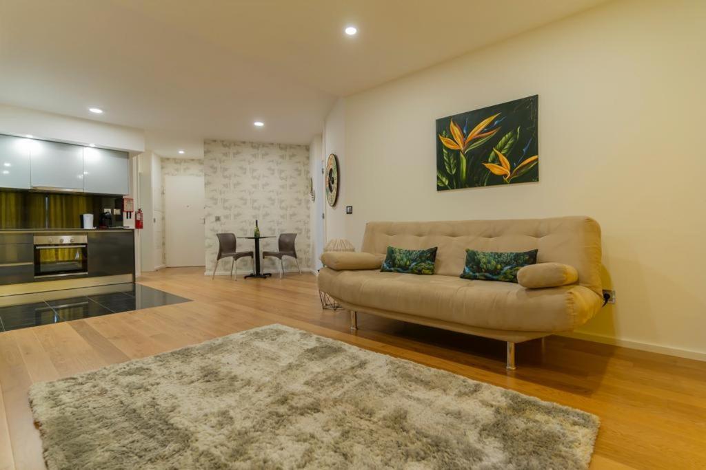 Apartment Carreira *