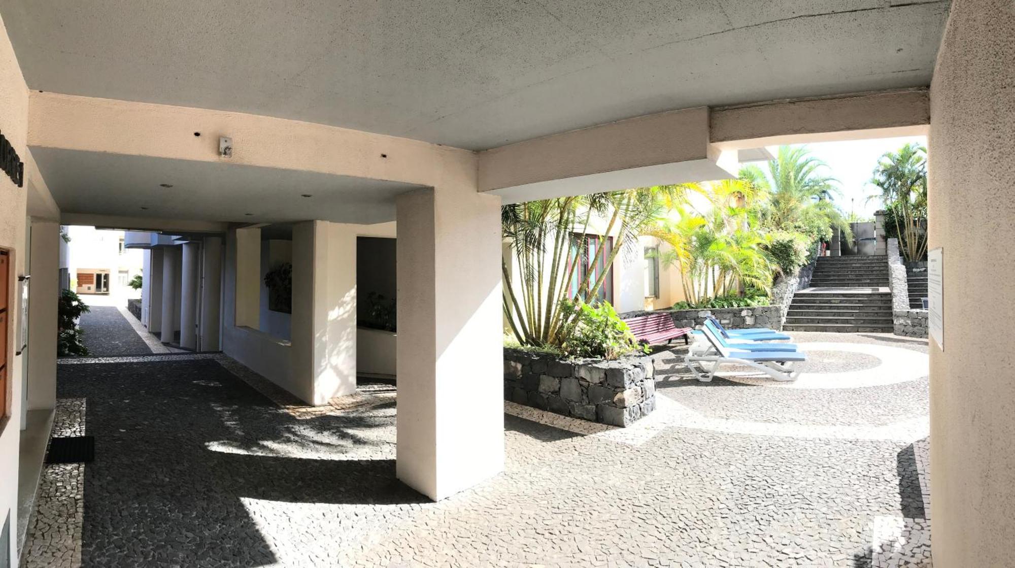 Apartment Mit Pool