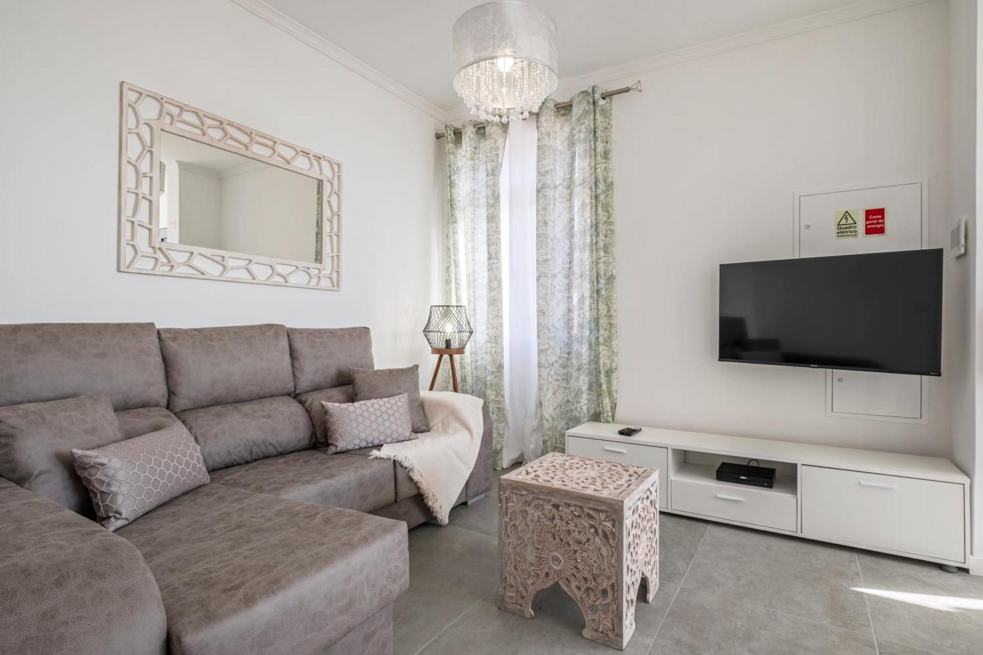 Betty's By Alma Holiday home