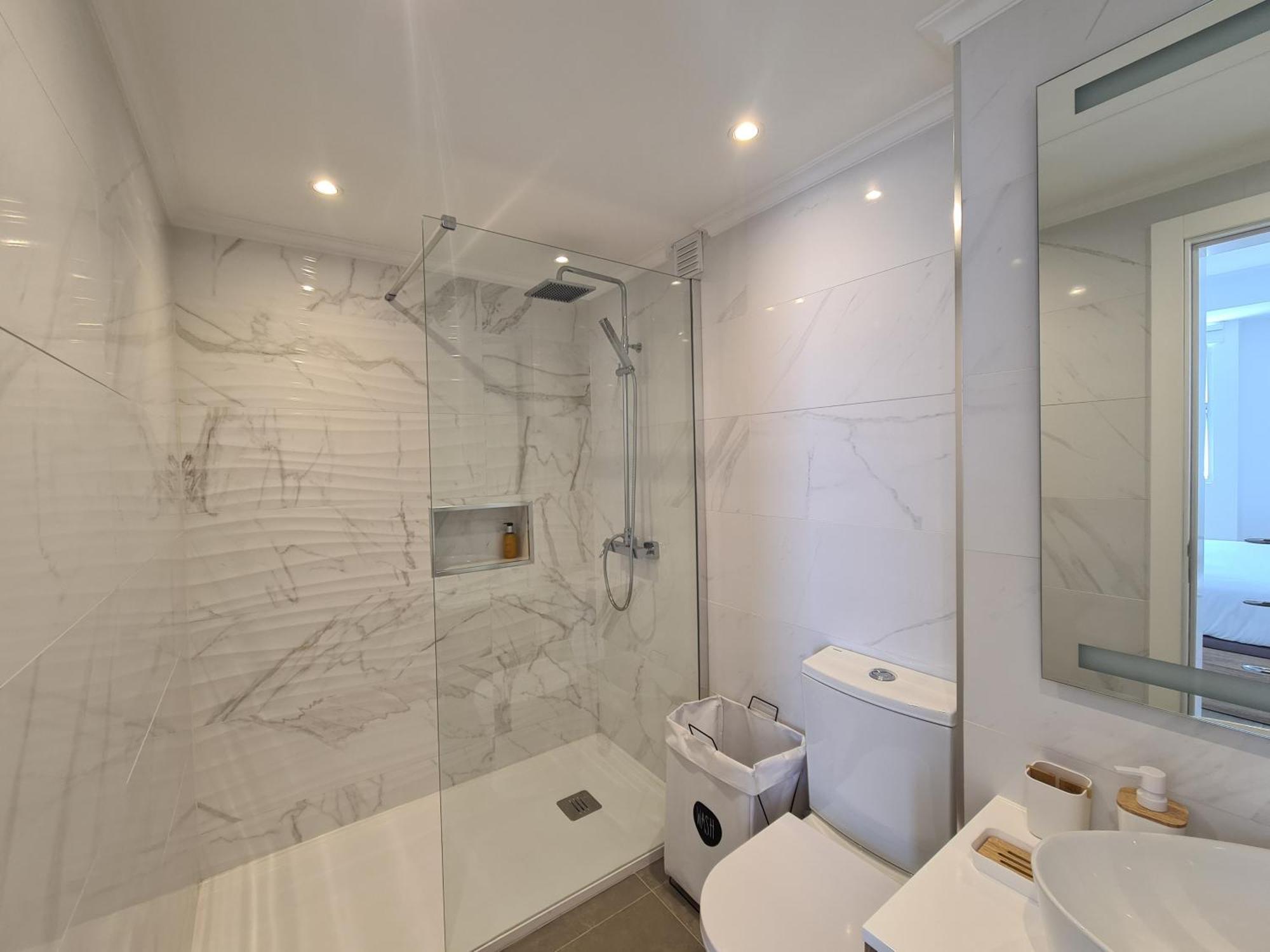 Apartment Step To The Sea 5 *