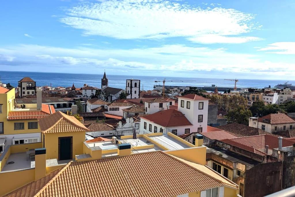 Top-floor One-bedroom Flats - Peaceful With Ocean And Views * Funchal (Madeira)