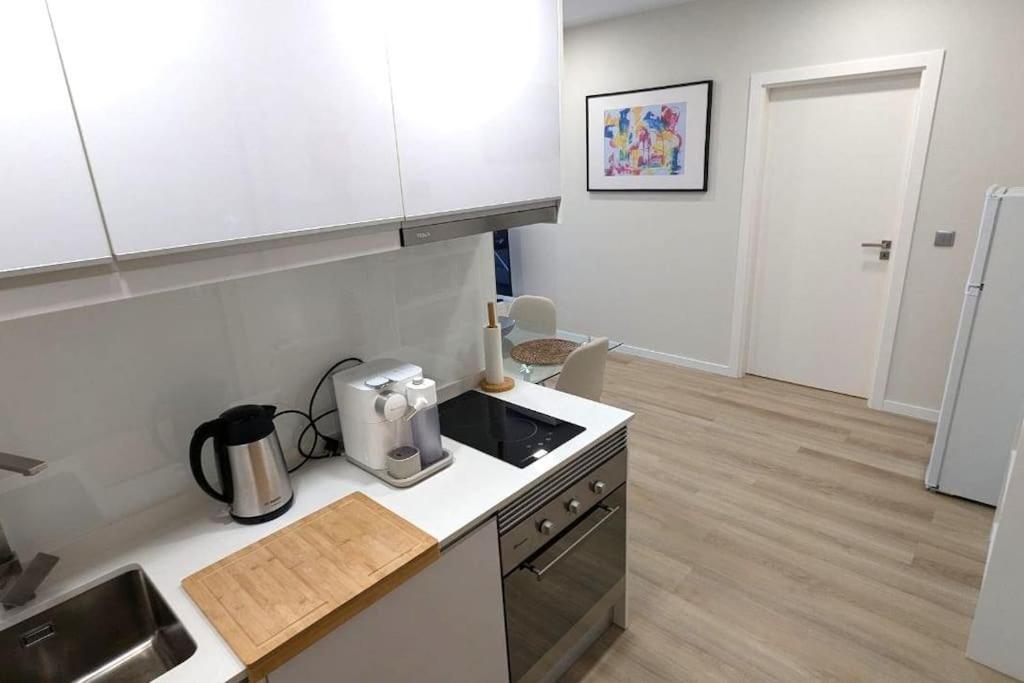 Top-floor One-bedroom Flats - Peaceful With Ocean And Views