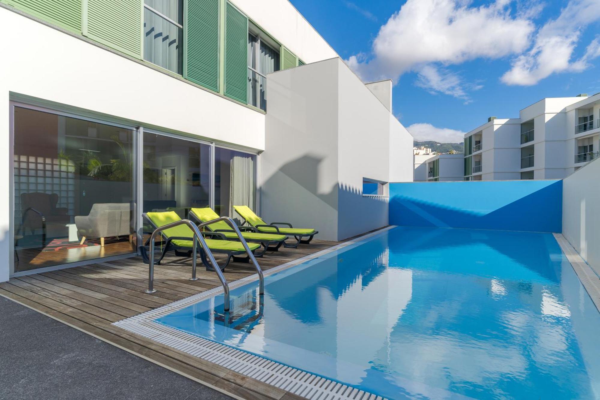 Nogueira V With Private Pool By Hr Madeira