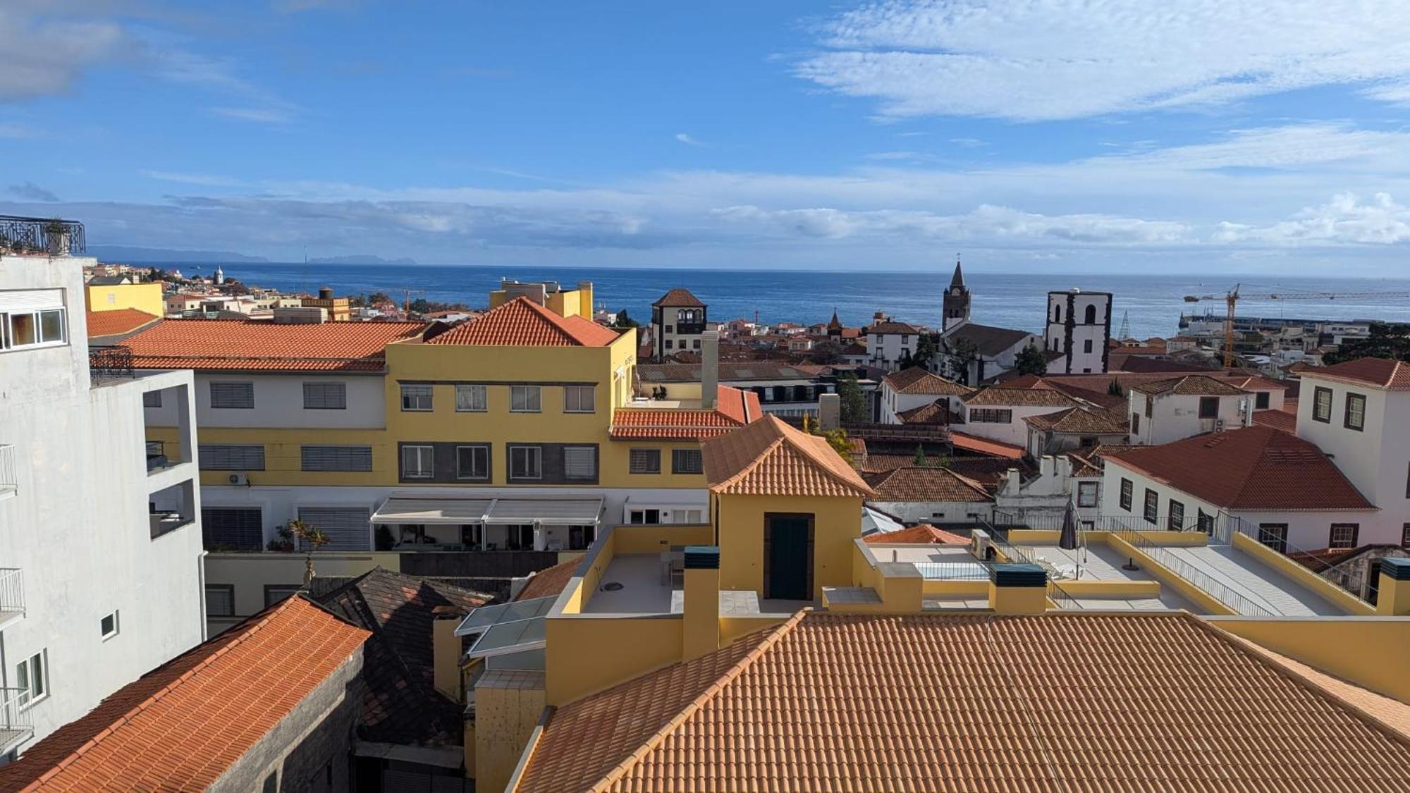 Top-floor One-bedroom Flats - Peaceful With Ocean And Views * Funchal (Madeira)