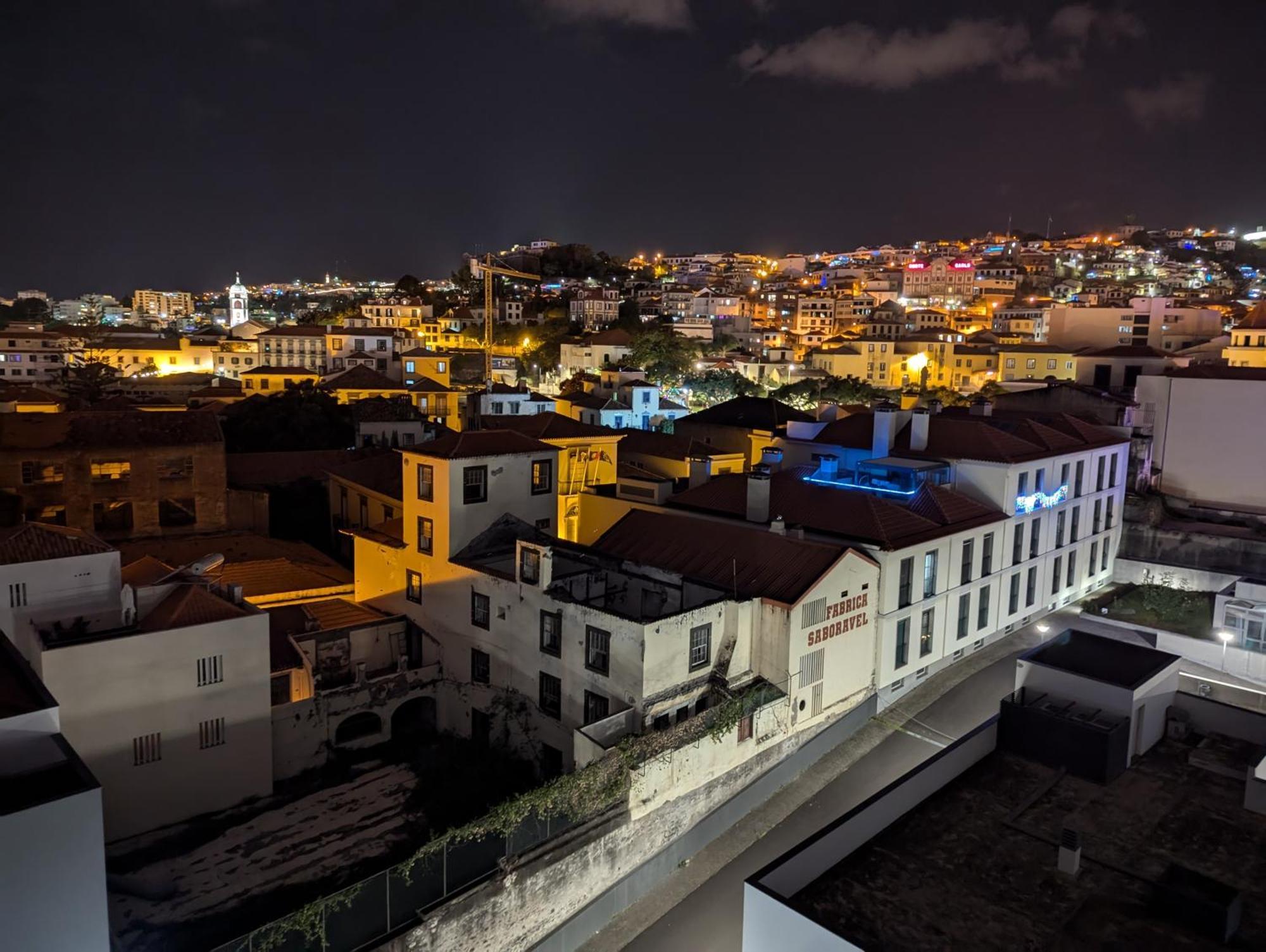 Top-floor One-bedroom Flats - Peaceful With Ocean And Views Apartamento *