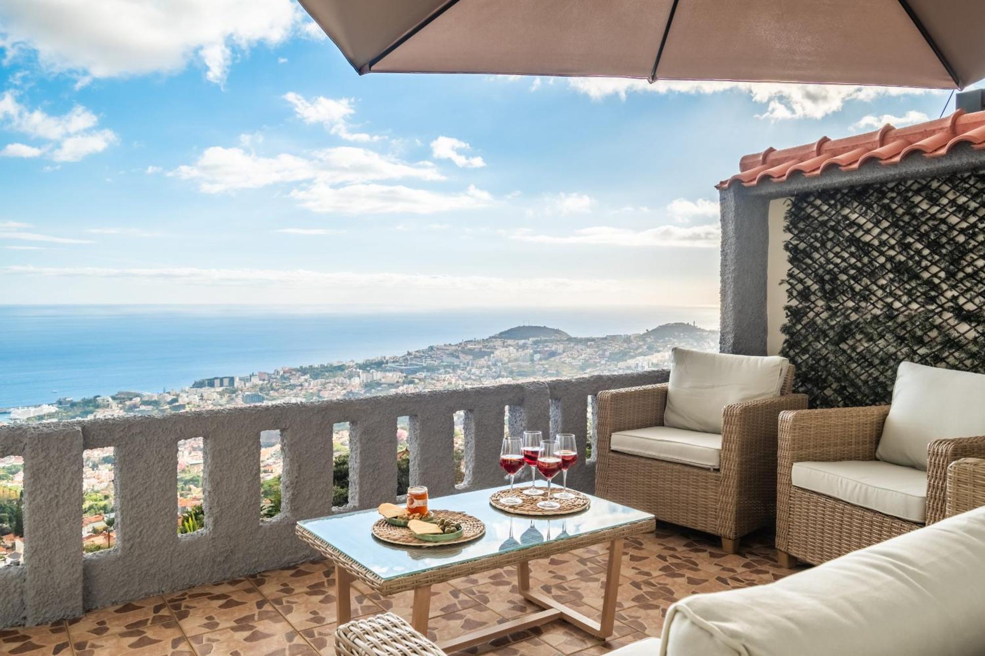 Skyline Heights By Madeira Sun Travel Case de vacanță *