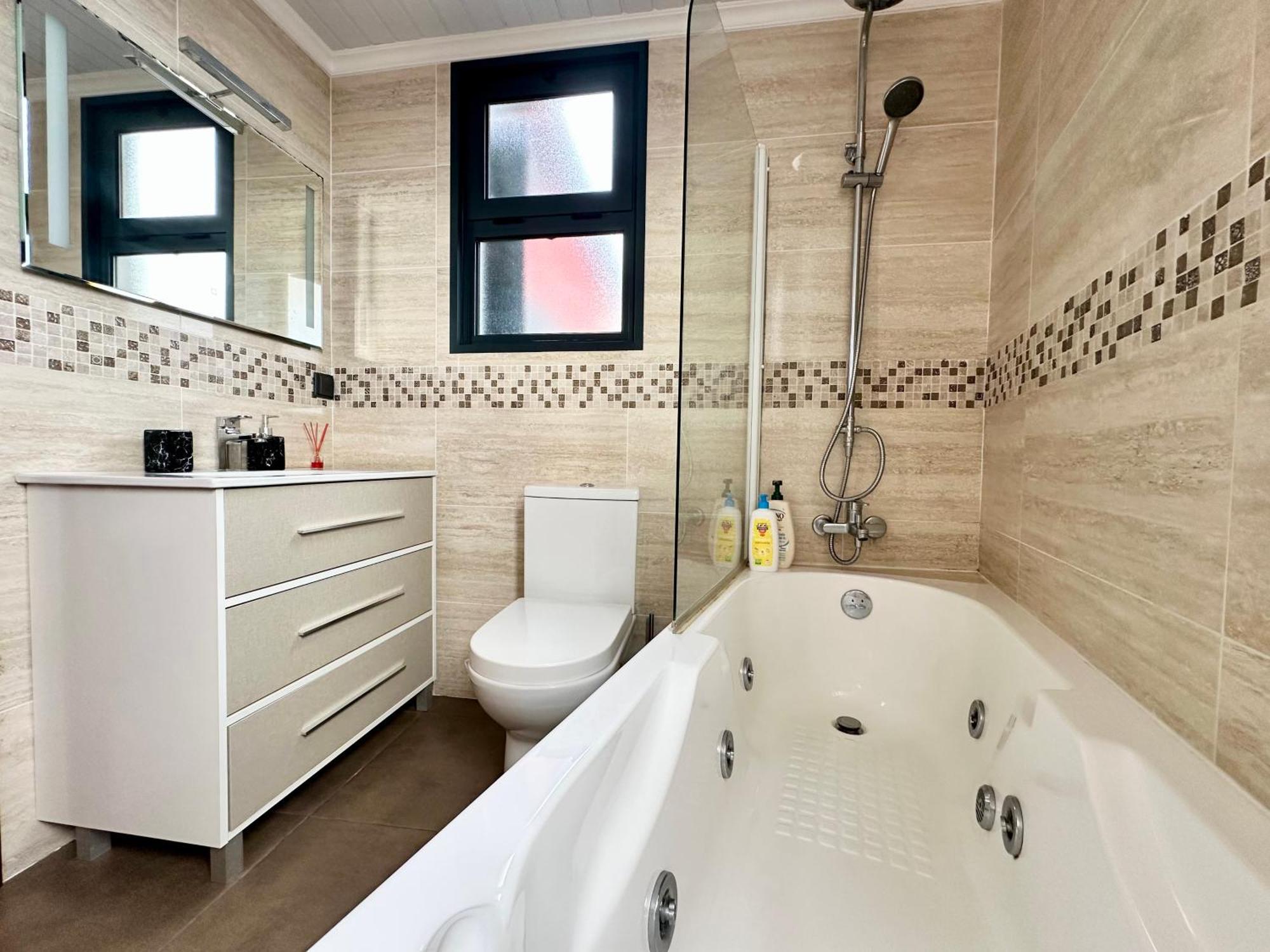 Apartamento Private Rooftop Sunny Terrace In *