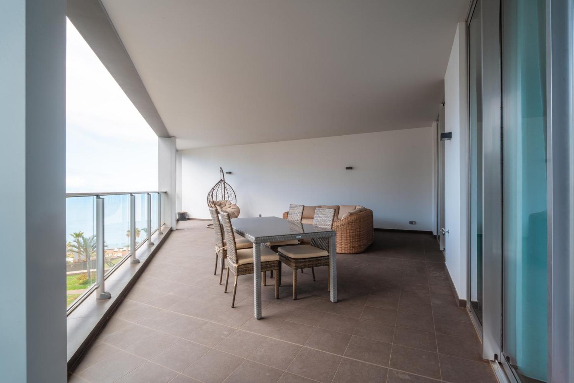 Apartment Lux Flat, Sea View, Ac, 3 Pools And Gym