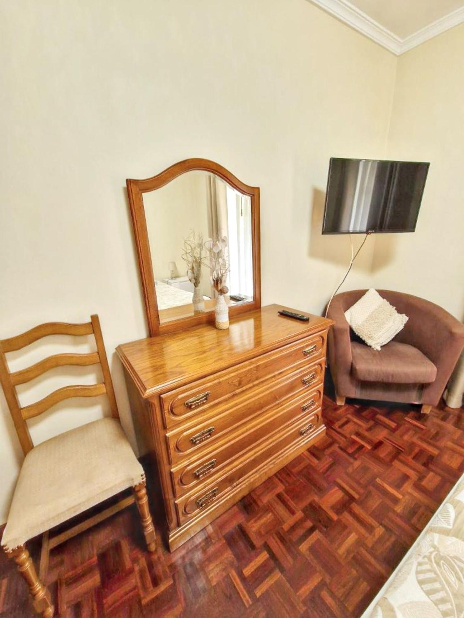Charming In With Balcony And View *