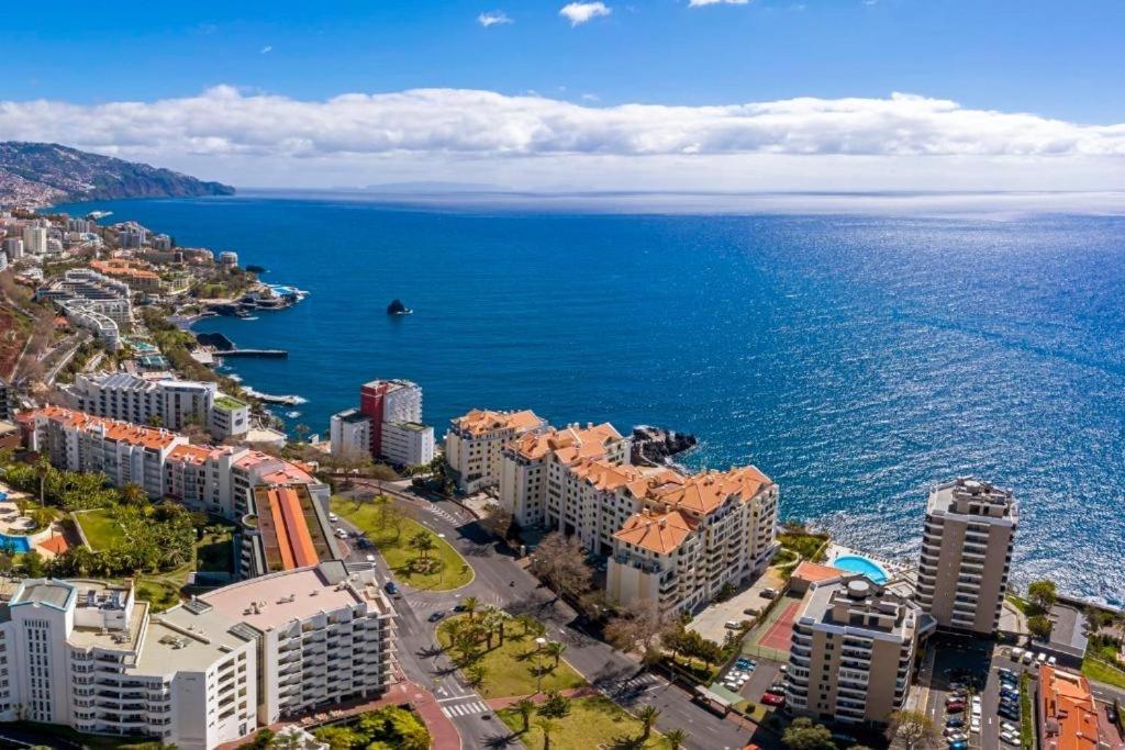 Luxury Nogueira With Private Pool By Hr Madeira * Funchal (Madeira)