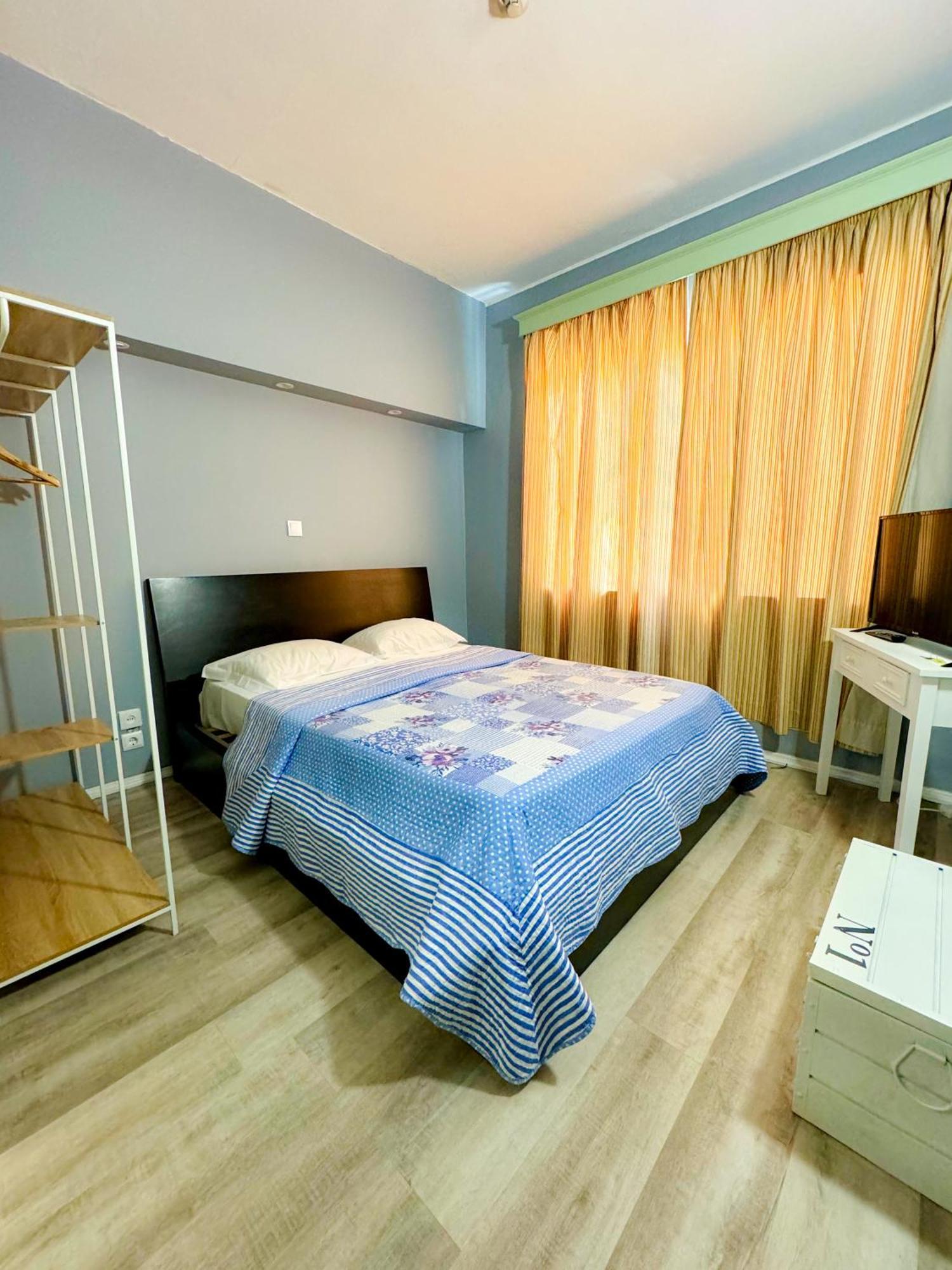 Nhà trọ Monaco