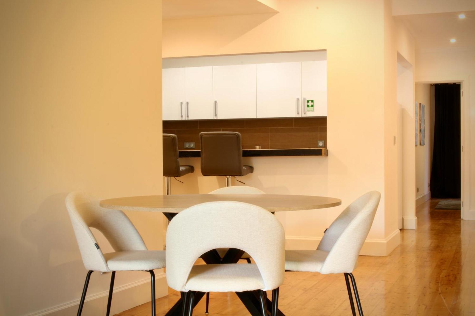 Apartment Like Iii - Com 2 Quartos, Ideal Familias E Amigos *