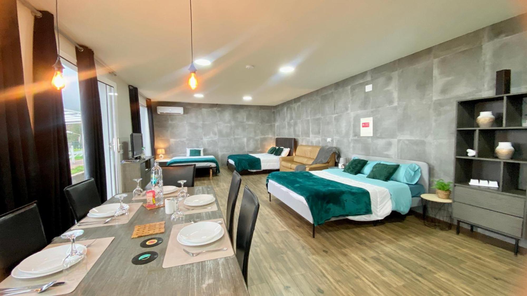 Geek - Open Space - 5m From 5 Attractions - Pool Year Round, Dining Pergola, Barbecue - Matrix * Funchal (Madeira)