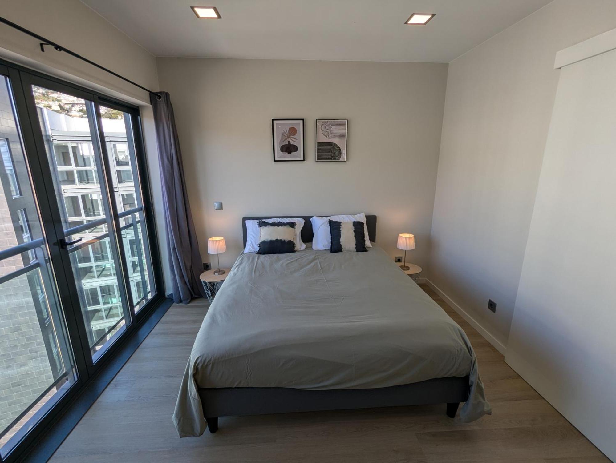 Top-floor One-bedroom Flats - Peaceful With Ocean And Views Apartamento