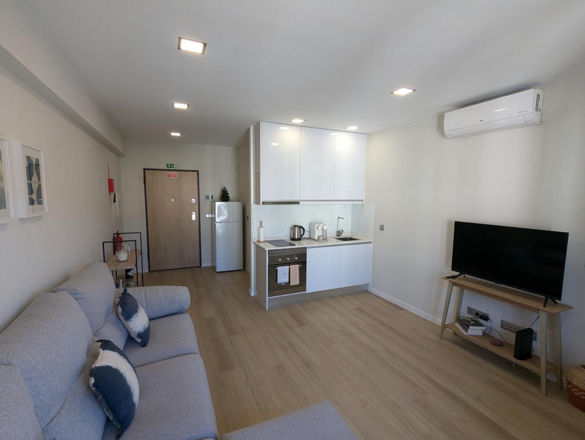 Top-floor One-bedroom Flats - Peaceful With Ocean And Views Apartamento *