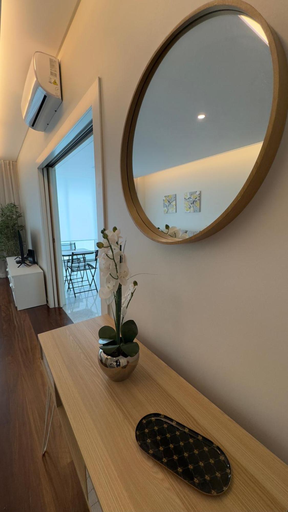 La Vie Center Flat Apartment