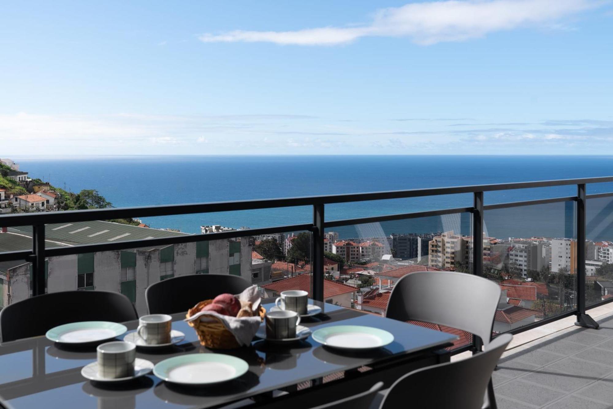 Amparo Ii By An Island Apartment Funchal (Madeira)