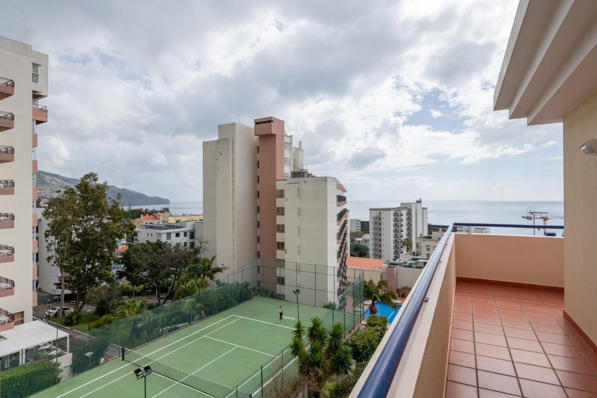 Madeira Sunny Penthouse Apartment *
