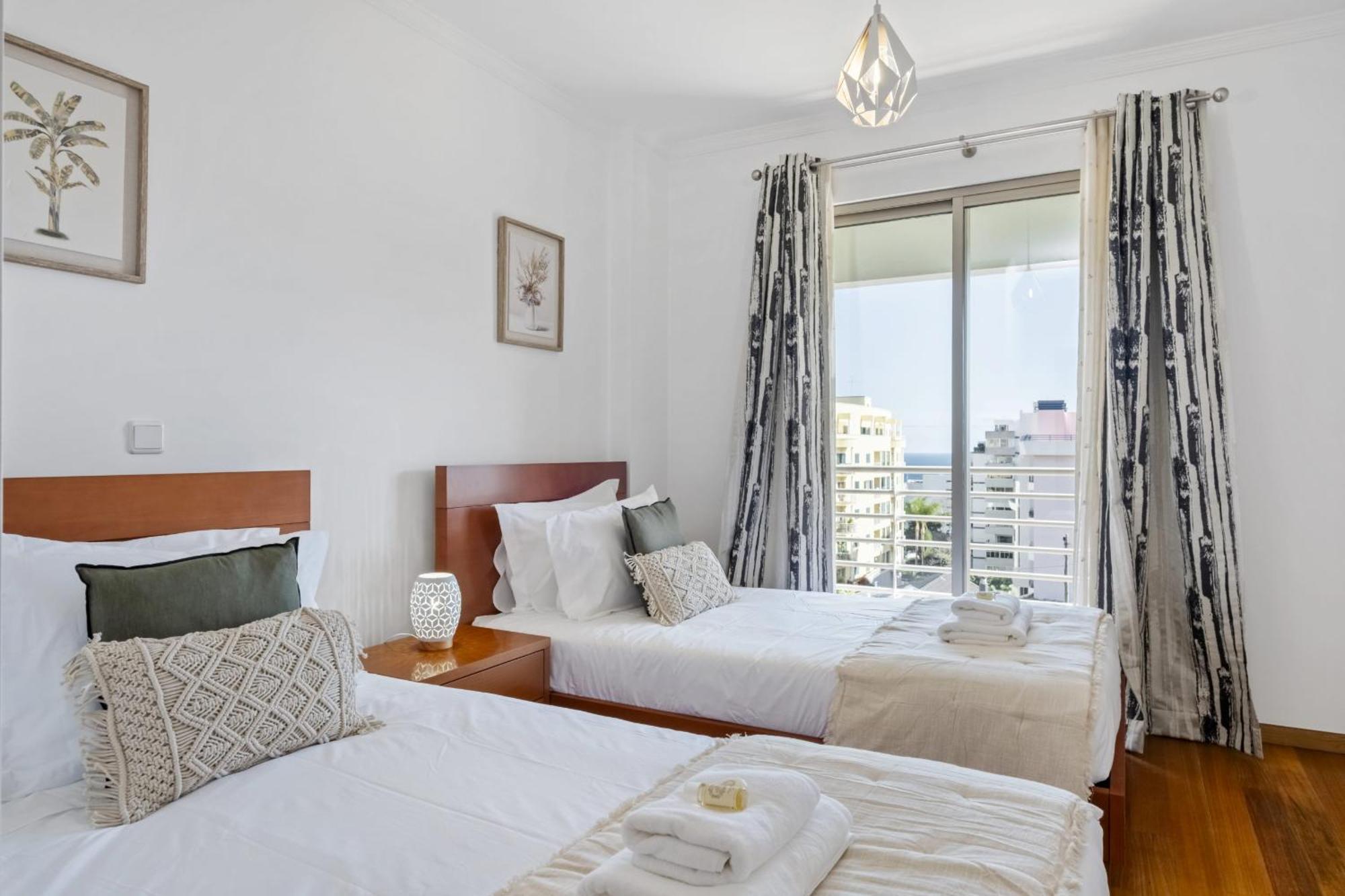 Serenity Solace By Madeira Sun Travel Apartment