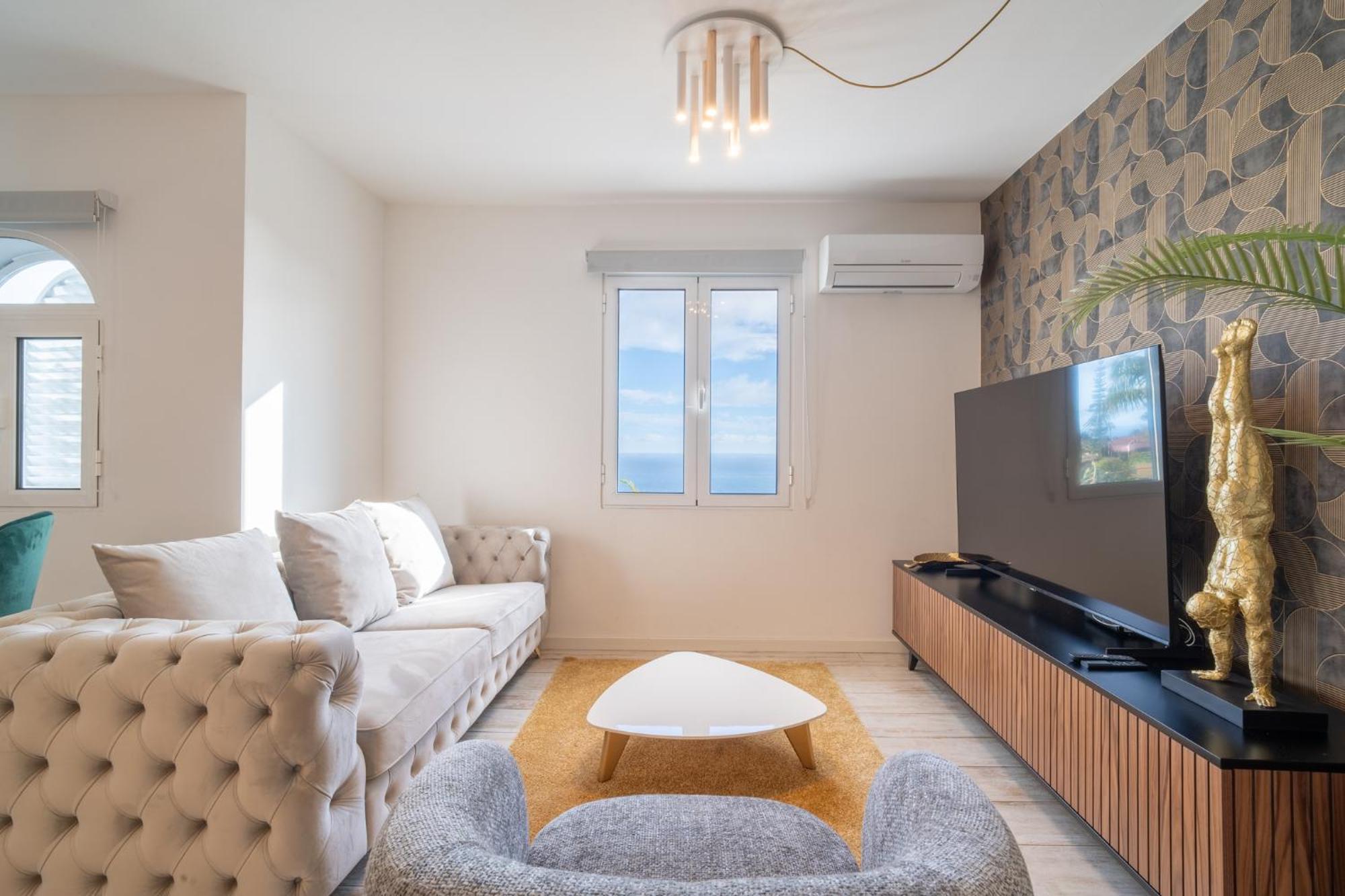 Lux House - Free Park- Wifi - Sea View Ferienhaus *