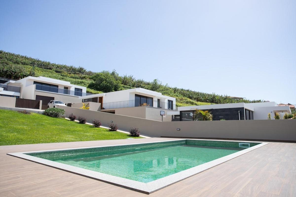 Villa Dori's Modern Retreat By Tmlc Funchal (Madeira)