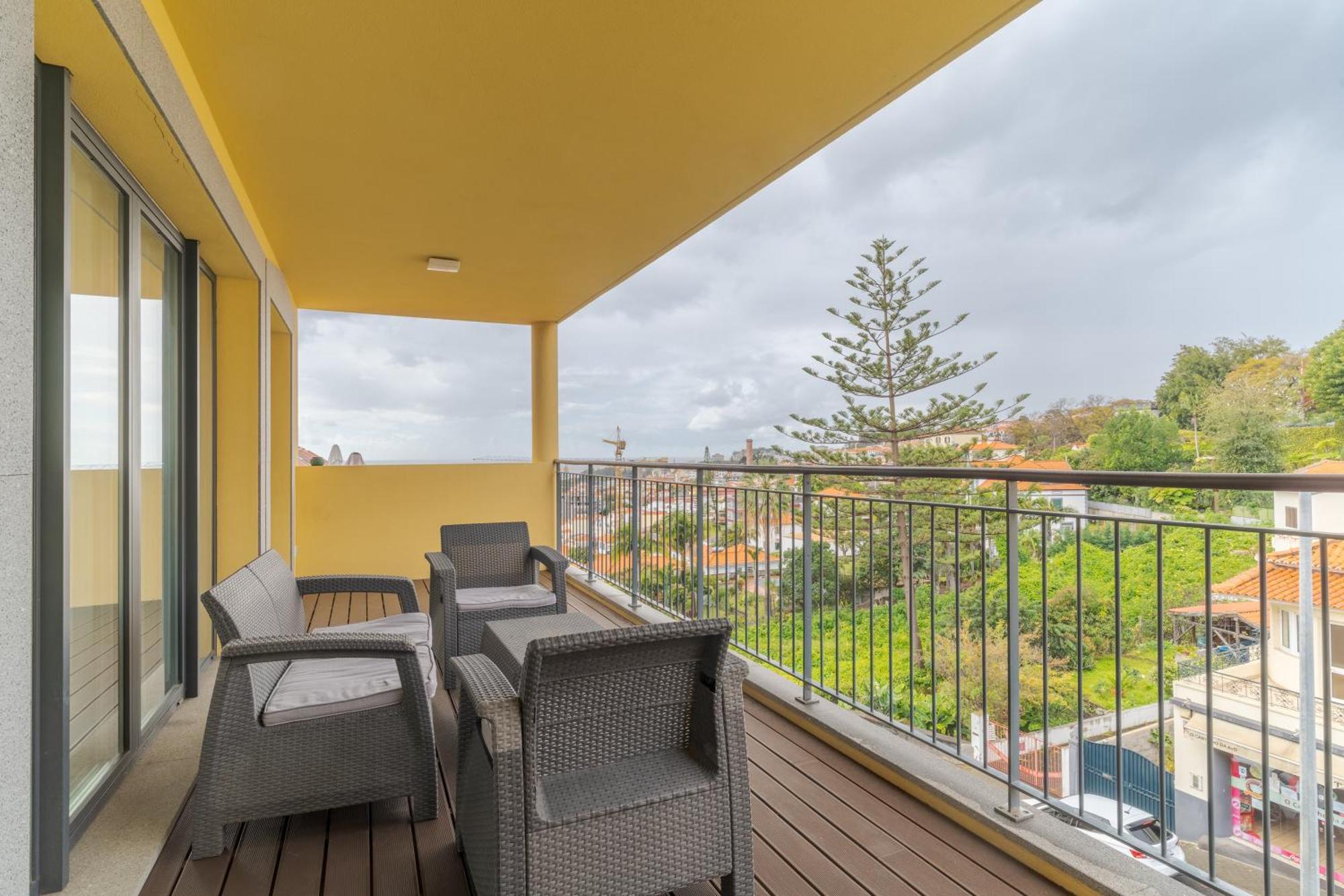 Living Bx In Center Apartamento
