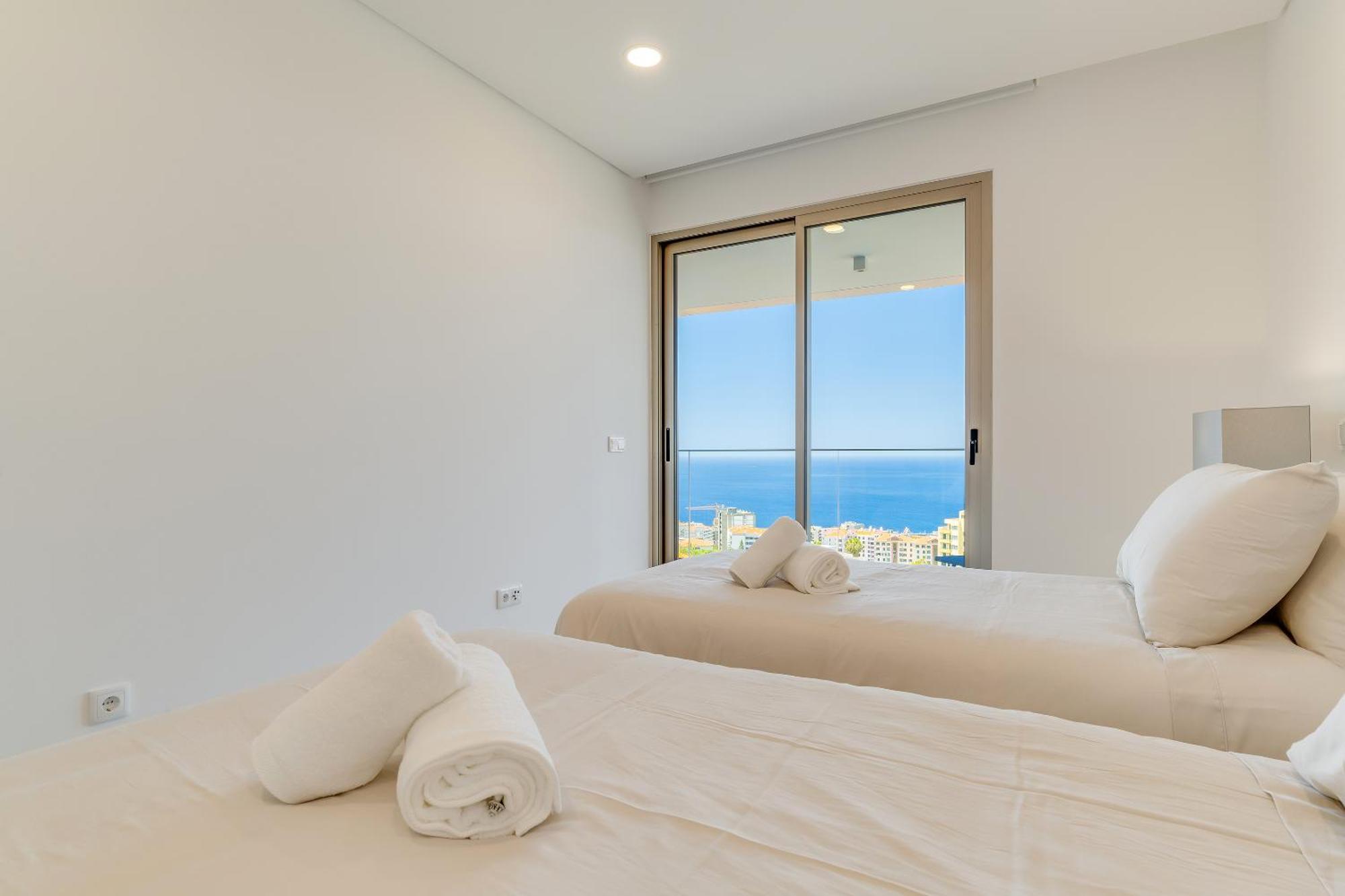 Luxury Laura By Madeira * Funchal (Madeira)